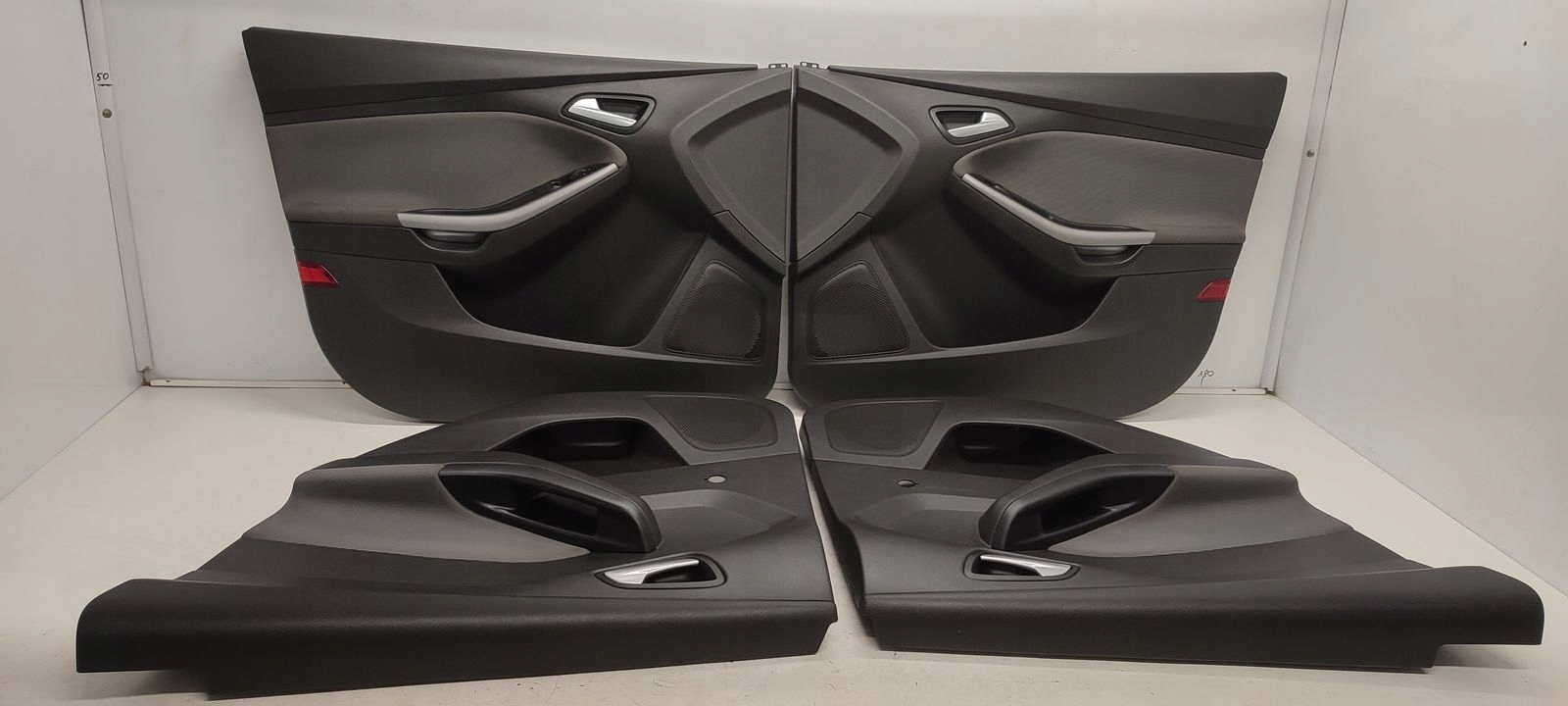 side side komplet Ford Focus MK3 kombi 1,0 Ecoboost