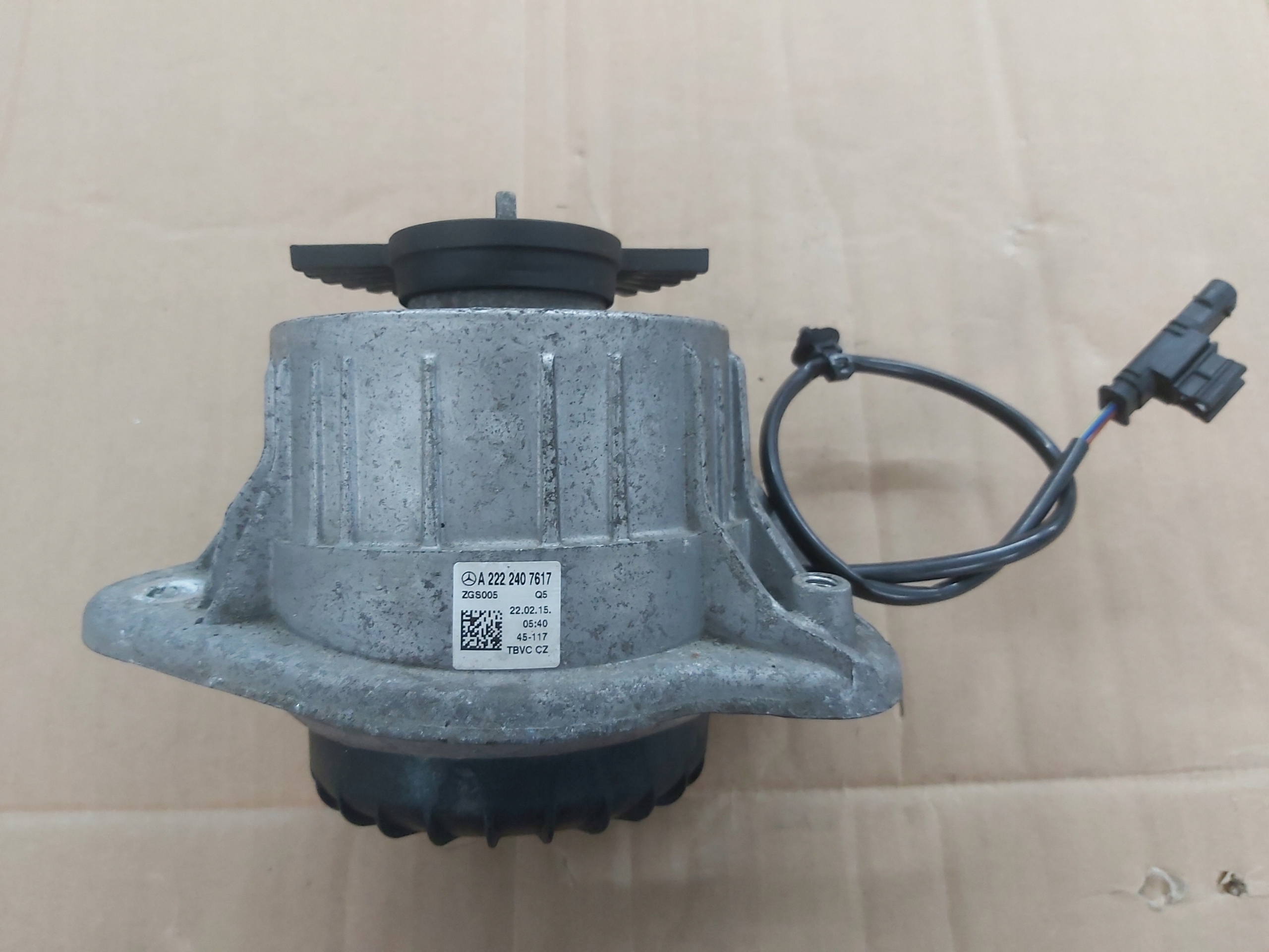 engine mount right 2222407617 MERCEDES W222 3.0CDI original BDB!!