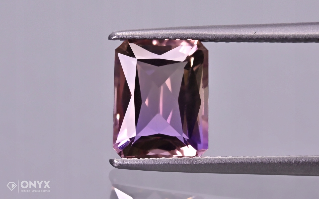 Ametryn fasetovaný oktagon 9,5x7,5 mm