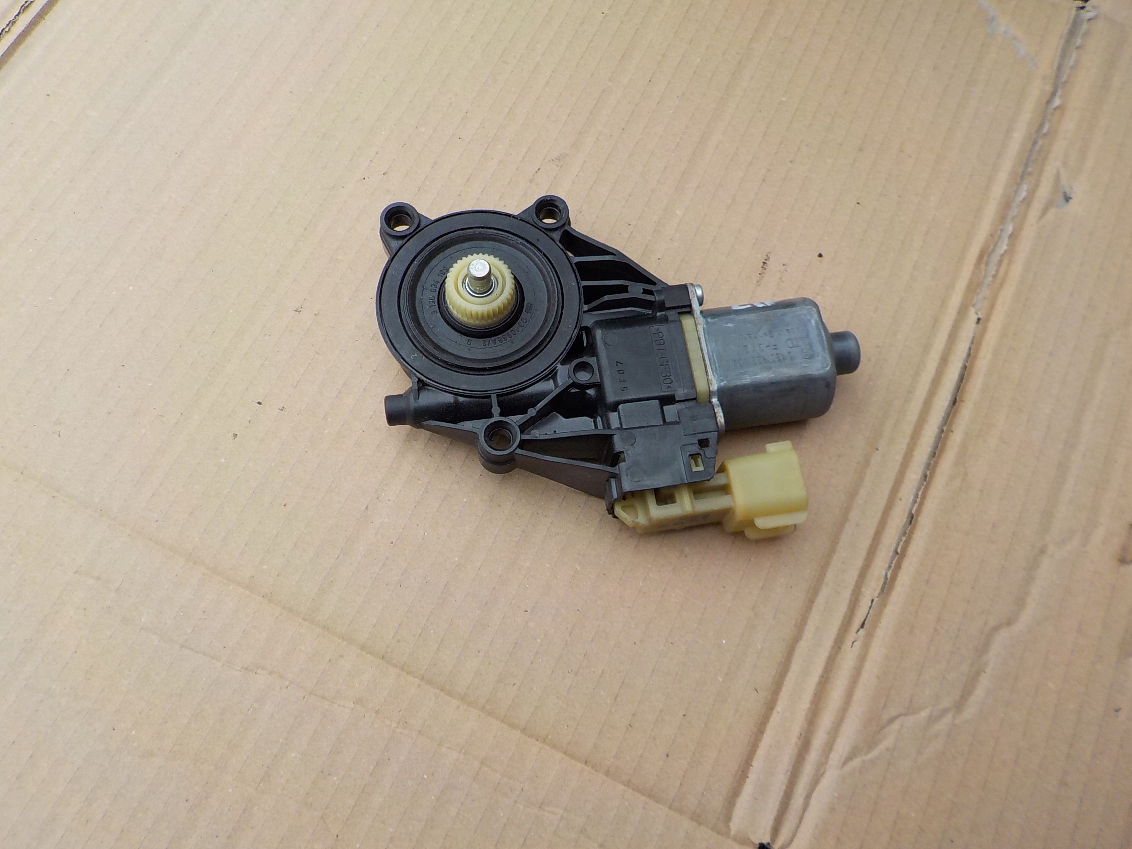 mini motor windows left front ford fiesta mk7 8A61-14A389-B