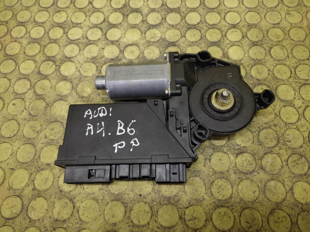 AUDI A4 B6 Micro moteur Vitres Droite Avant 8E1959802B