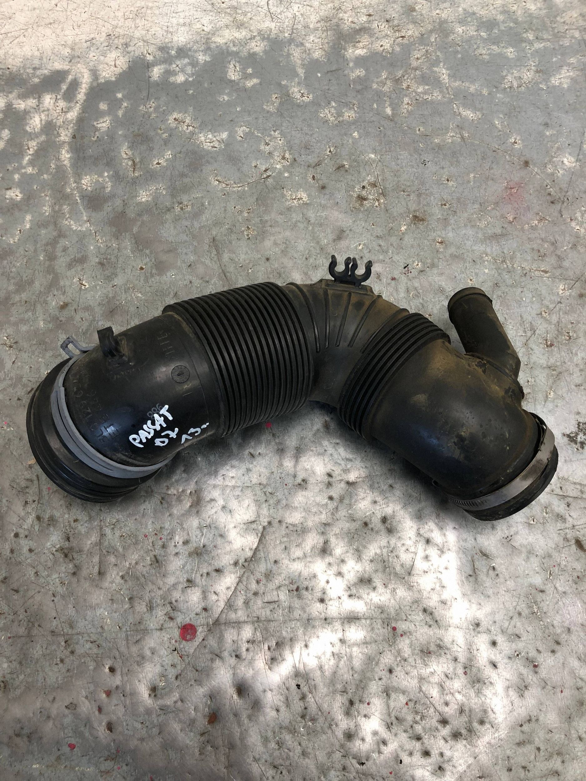 pipe air hose VW PASSAT B7 3C0129654AJ