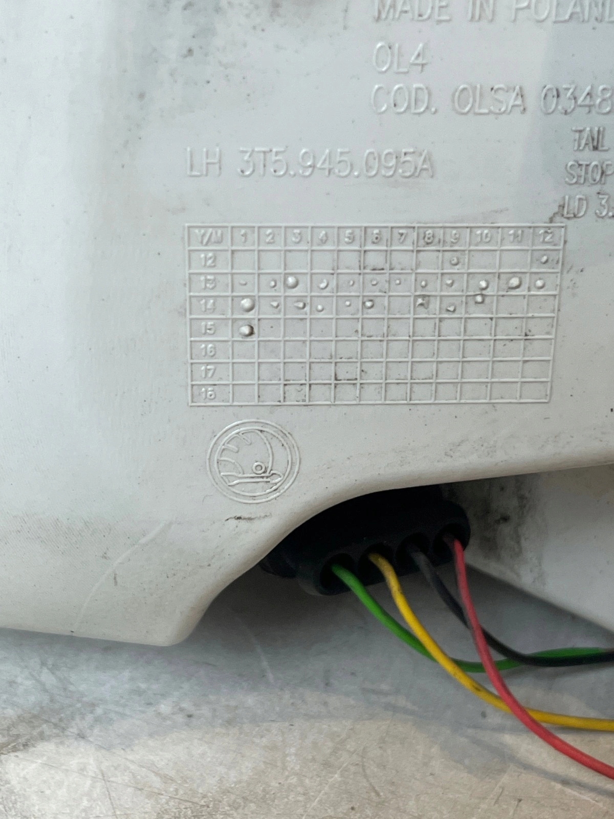 light rear part rear left Skoda SuperB ii lift