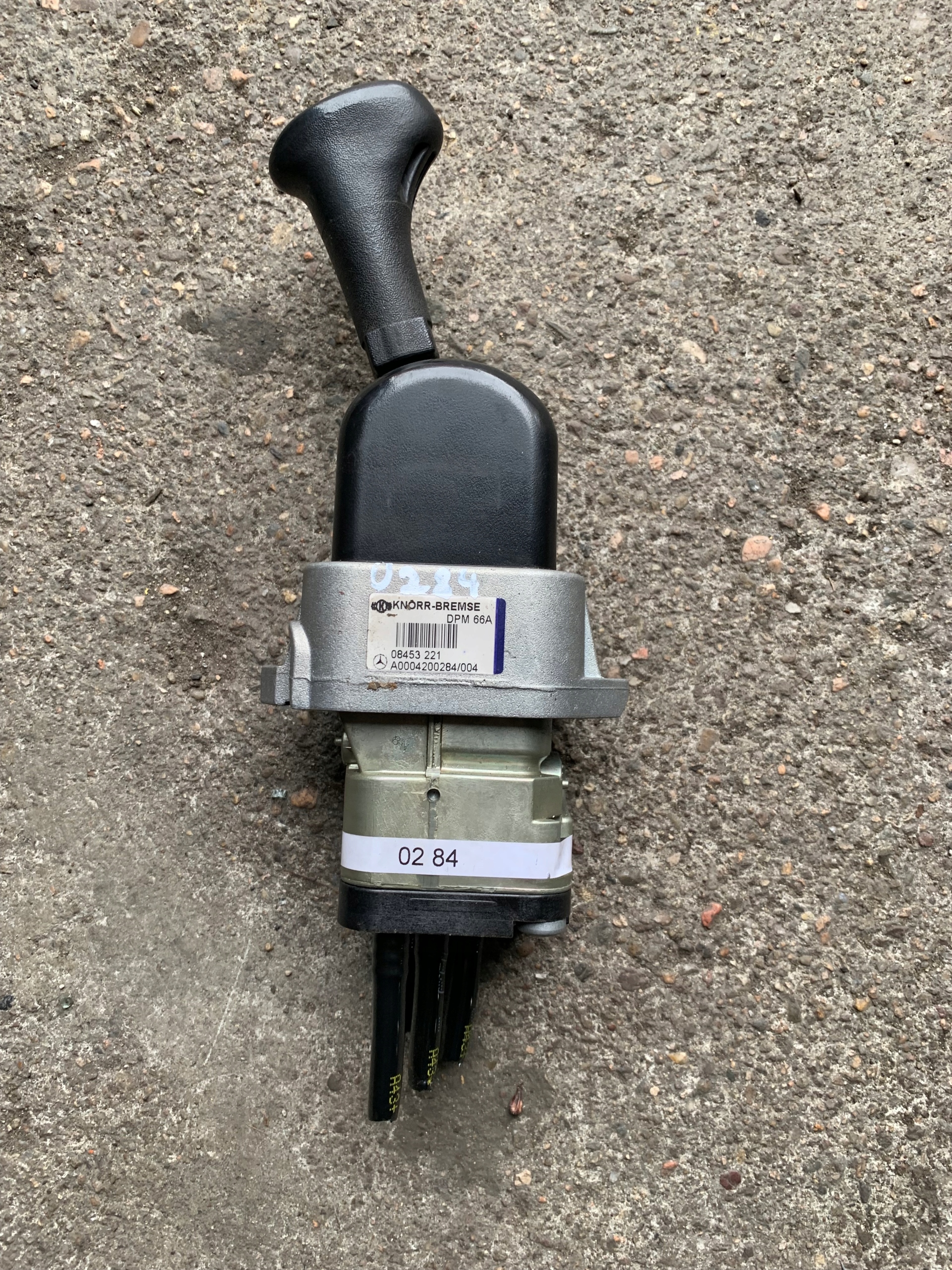 A0004200284 - ВАЖІЛЬ КЛАПАНА РУЧНОГО ГАЛЬМА ATEGO ACTROS AXOR