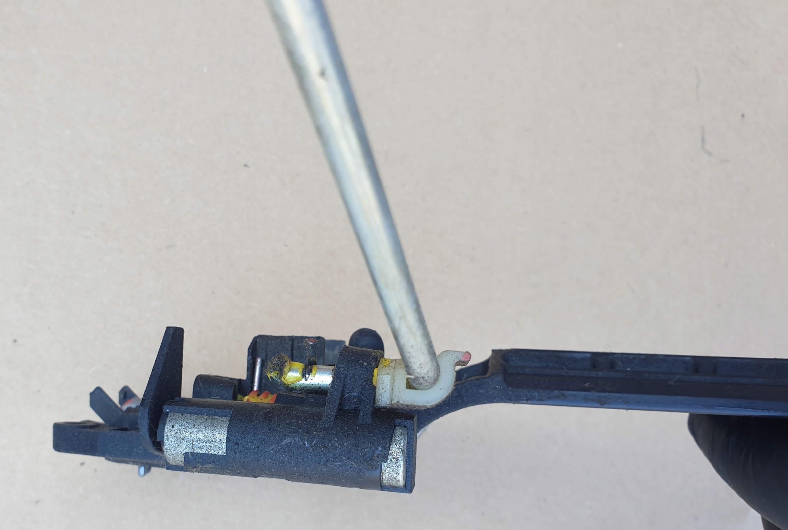 holder handles console right front TOYOTA YARIS II OE EU