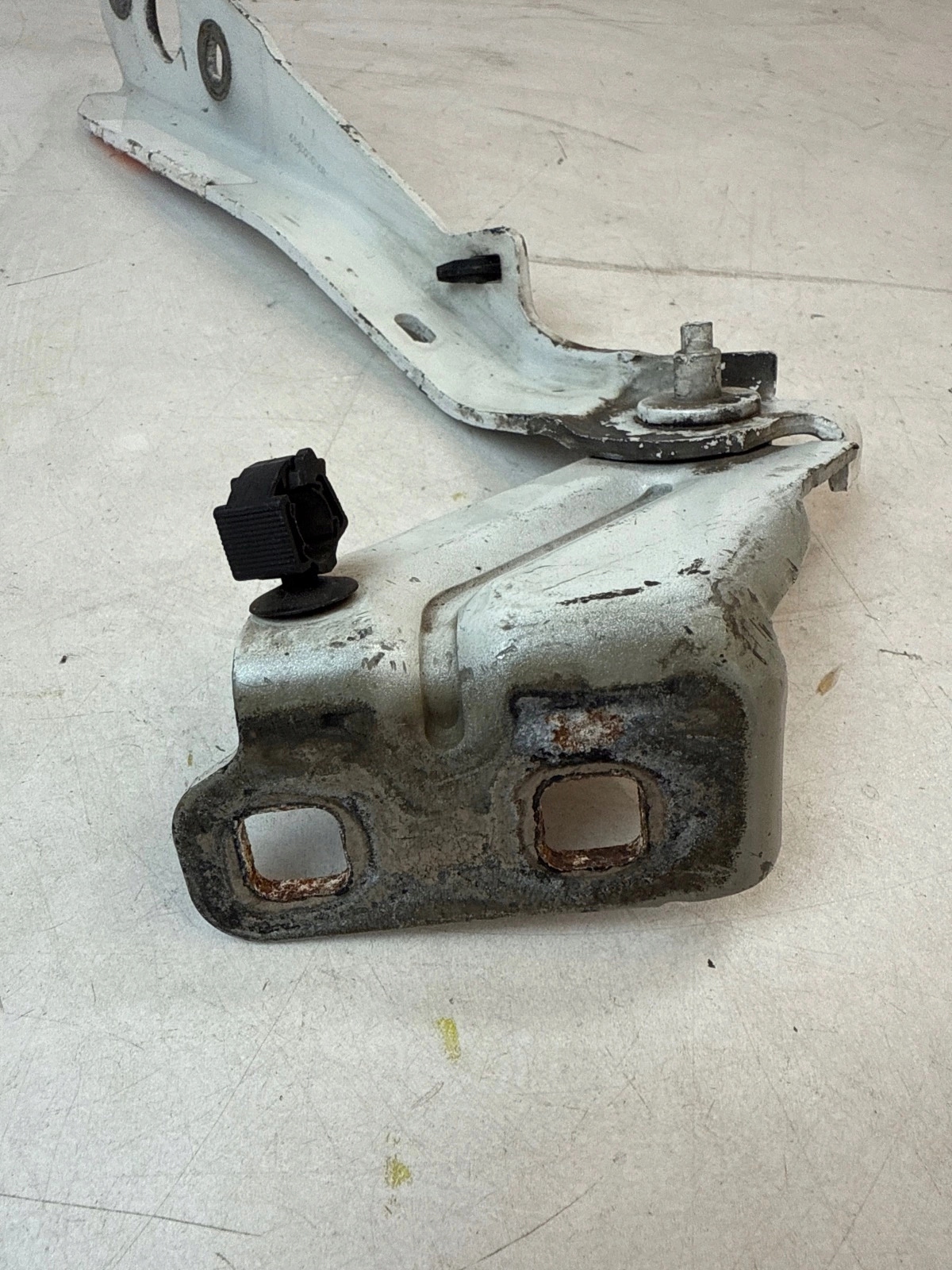 hinge bonnets front front right Renault Master III