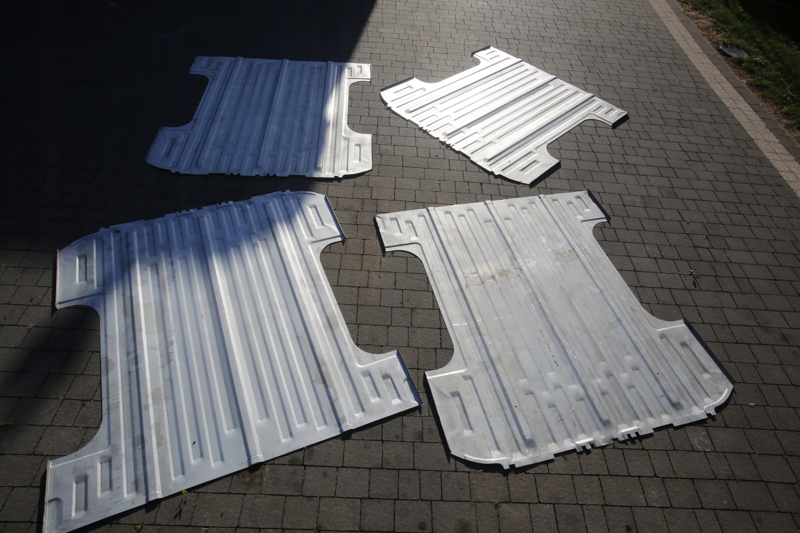 PODŁOGA TYŁ MERCEDES SPRINTER 906 06- standard Producent części Inny