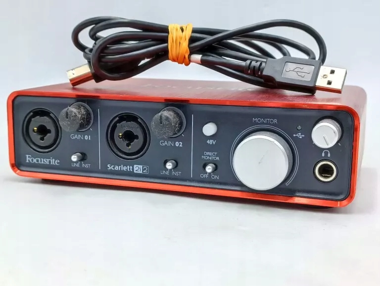 Focusrite Scarlett 2i2 1st gen ケーブル付き Focusrite Scarlett 2i2 1st gen ケーブル付き - メルカリ