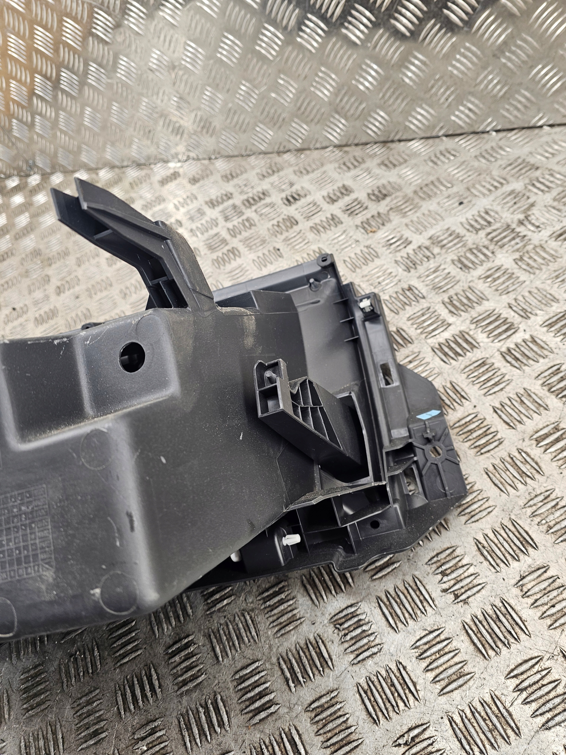 passenger compartment TRAFIC VIVARO III 681084578R