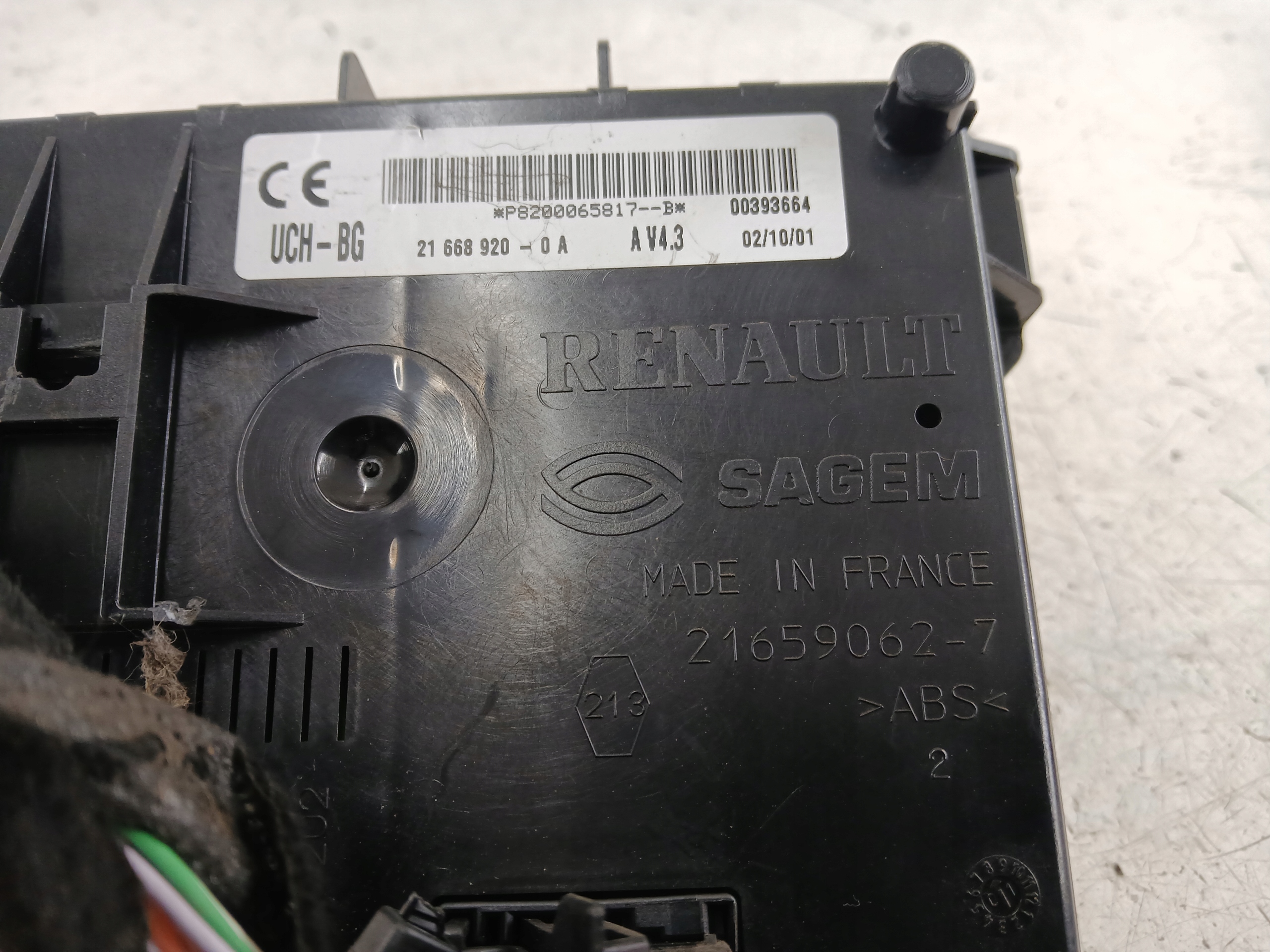 RENAULT CLIO II Module fusibles UCH 8200065817B