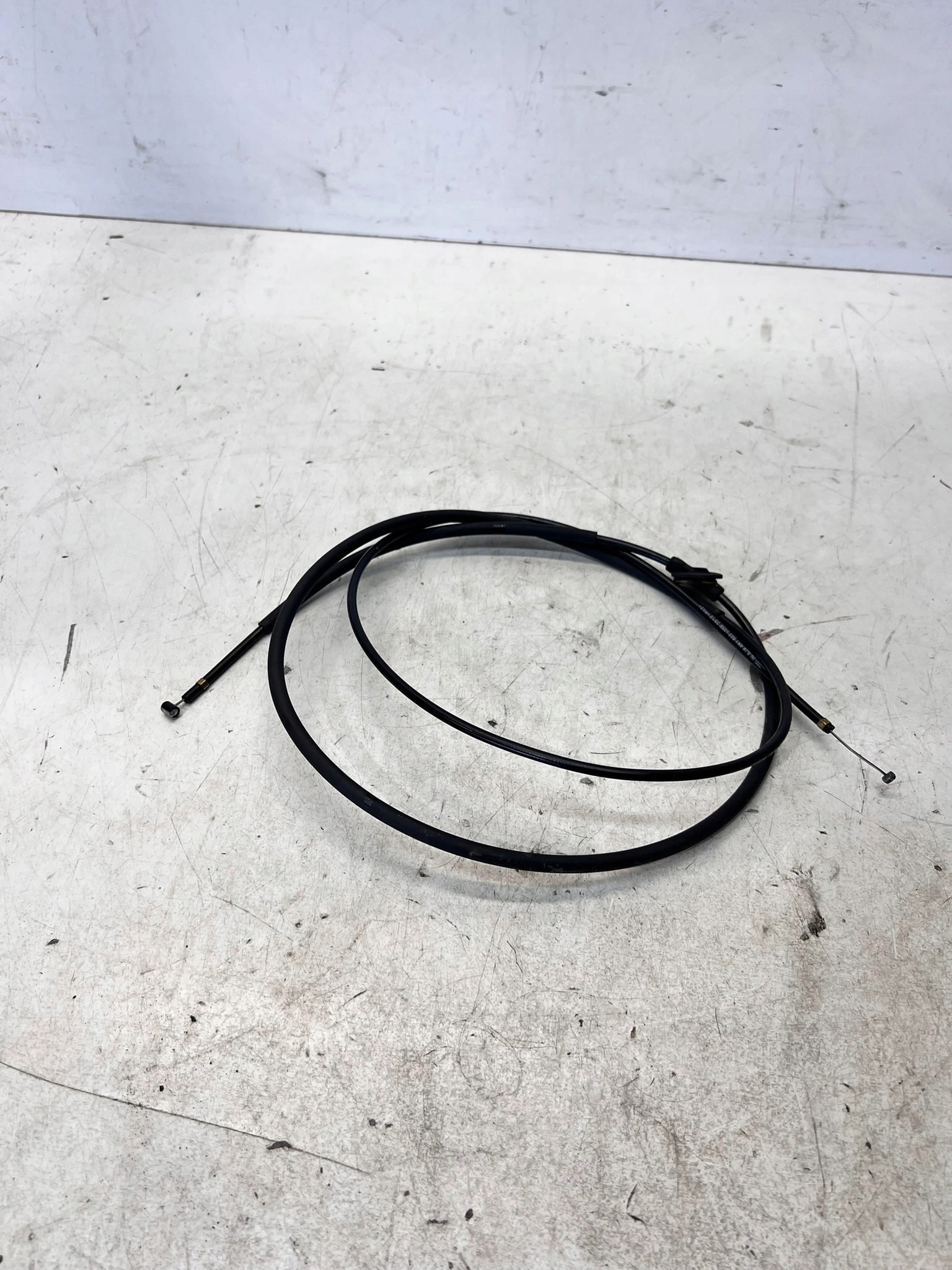 Câble Levier pour l’ouverture du capot AUDI A6 C8 4K1823535B