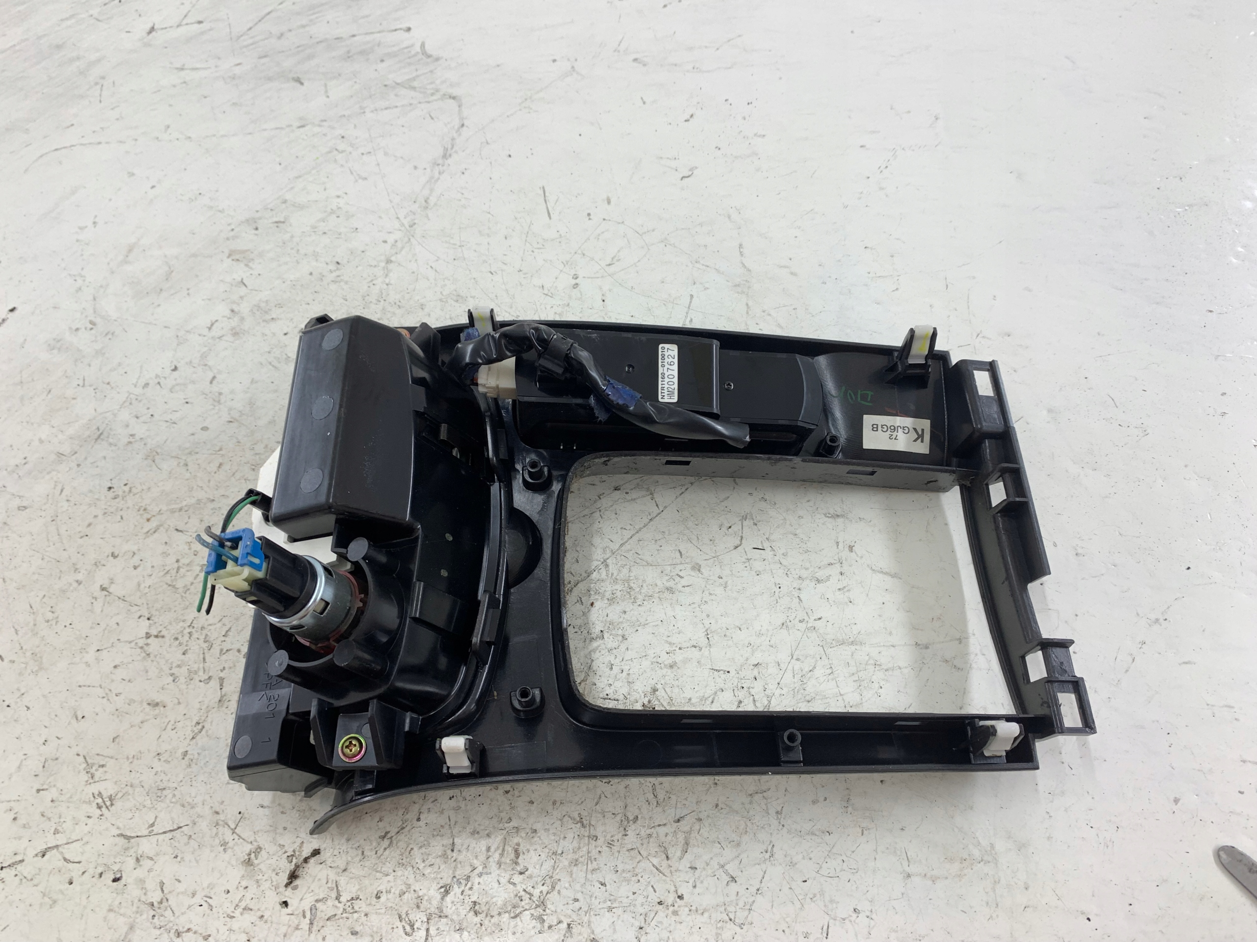 MAZDA 6 GG Console du levier de vitesse Mécanisme levier vitesse Engrenage Cendrier PILOT NTR1160-010010