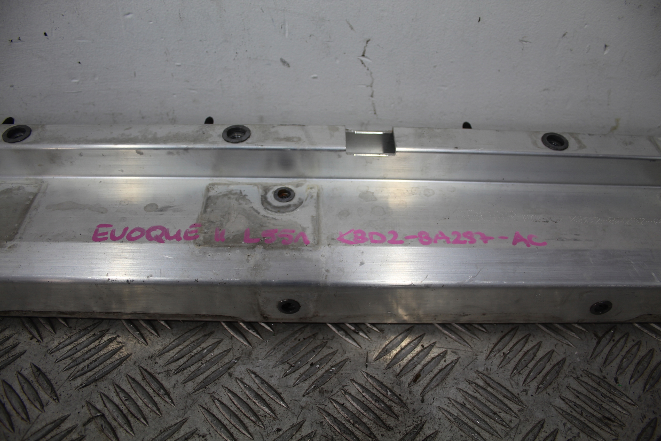radiator stiffener EVOQUE II 2 L551