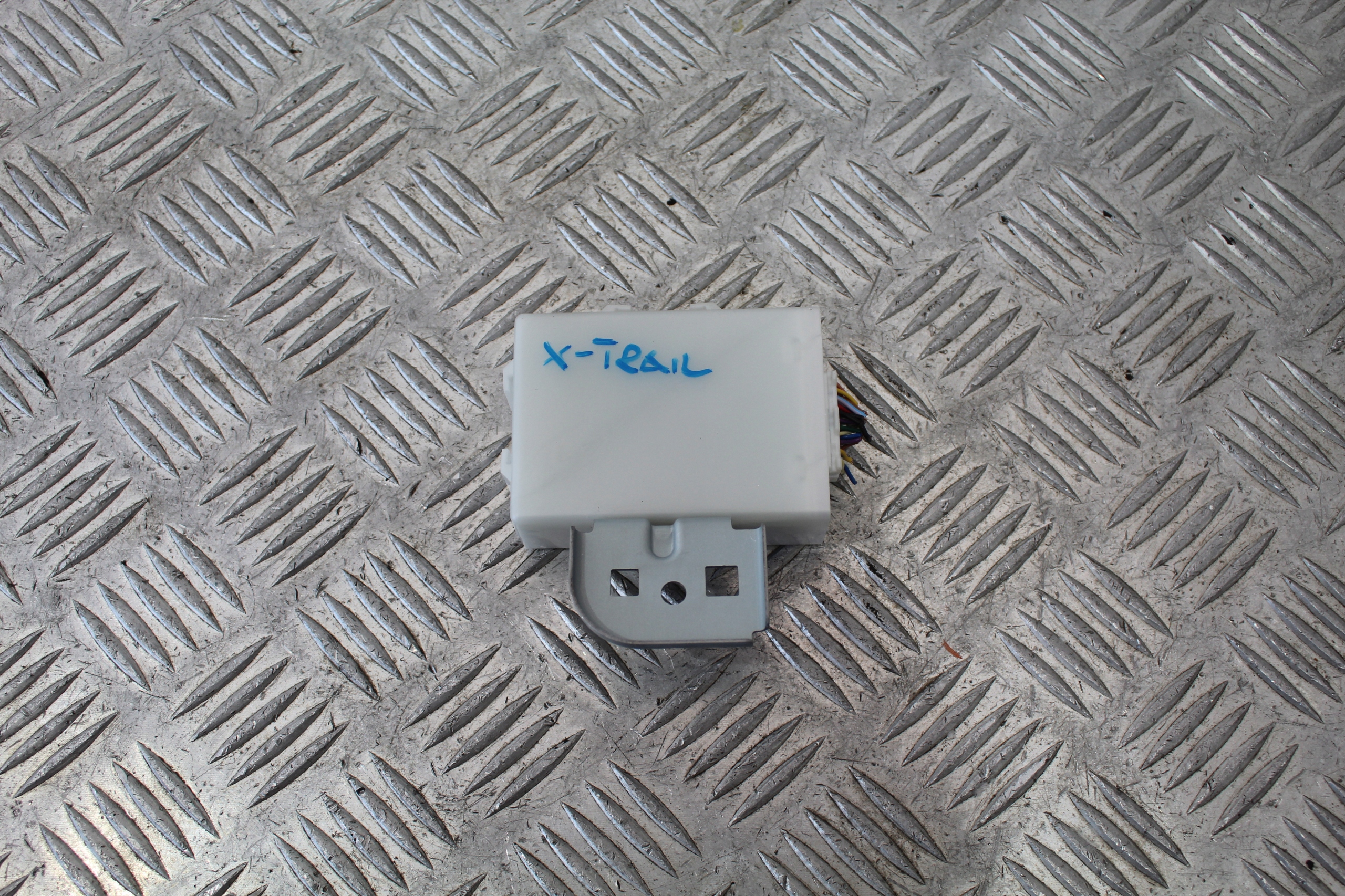 module control unit X-TRAIL III T32 LIFT 284U16FL0A