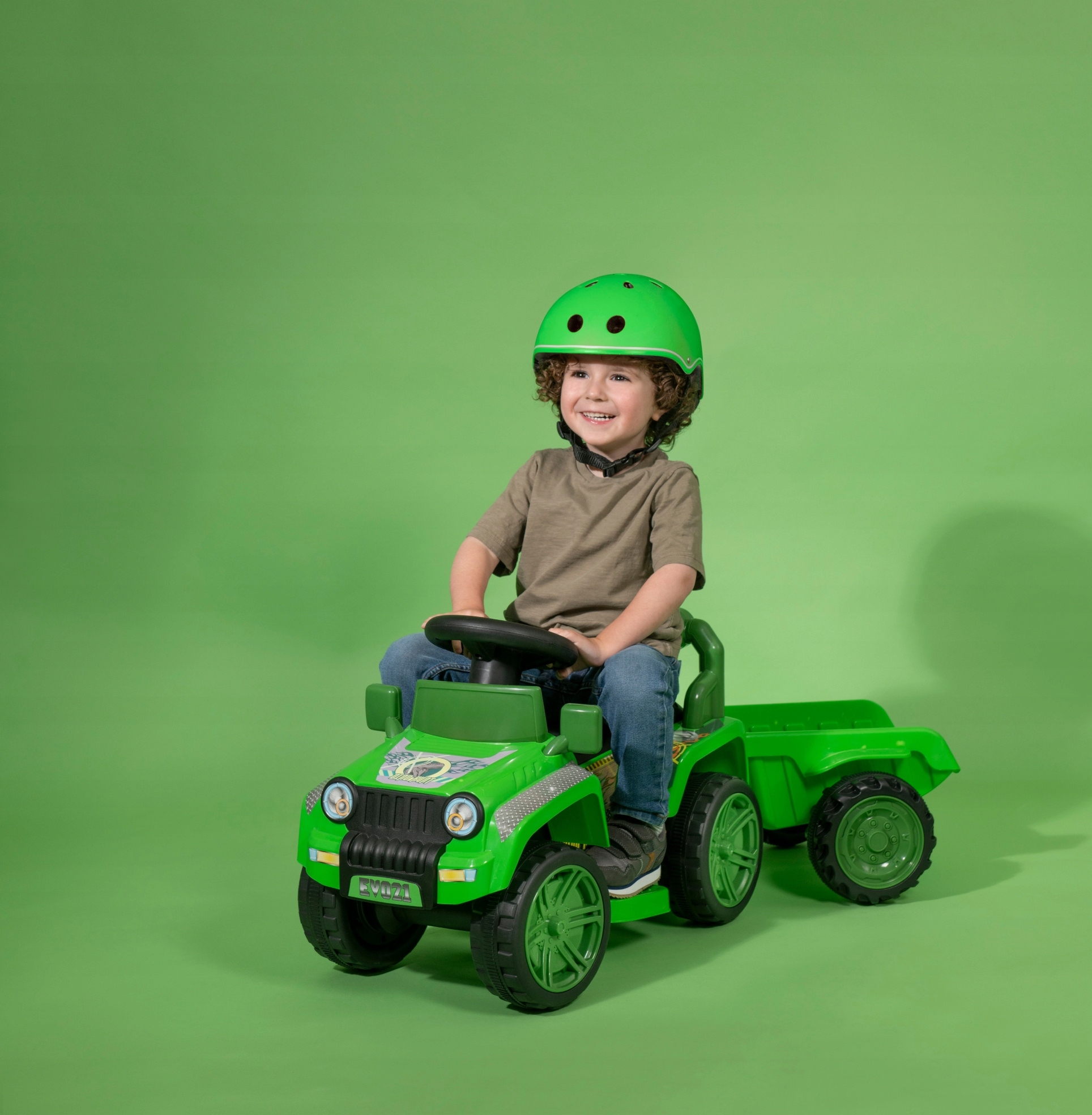 AUTO NA AKUMULATOR JEŹDZIK TERENOWY JURASSIC POJAZD Z ODCZEPIANĄ PRZYCZEPĄ Szerokość pojazdu 40 cm