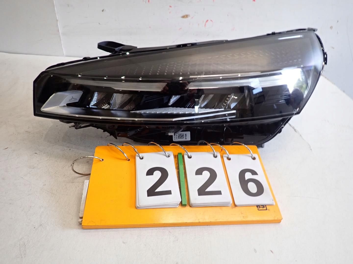 light front front left RENAULT CLIO V LIFT 2024- FULL LED 260600149