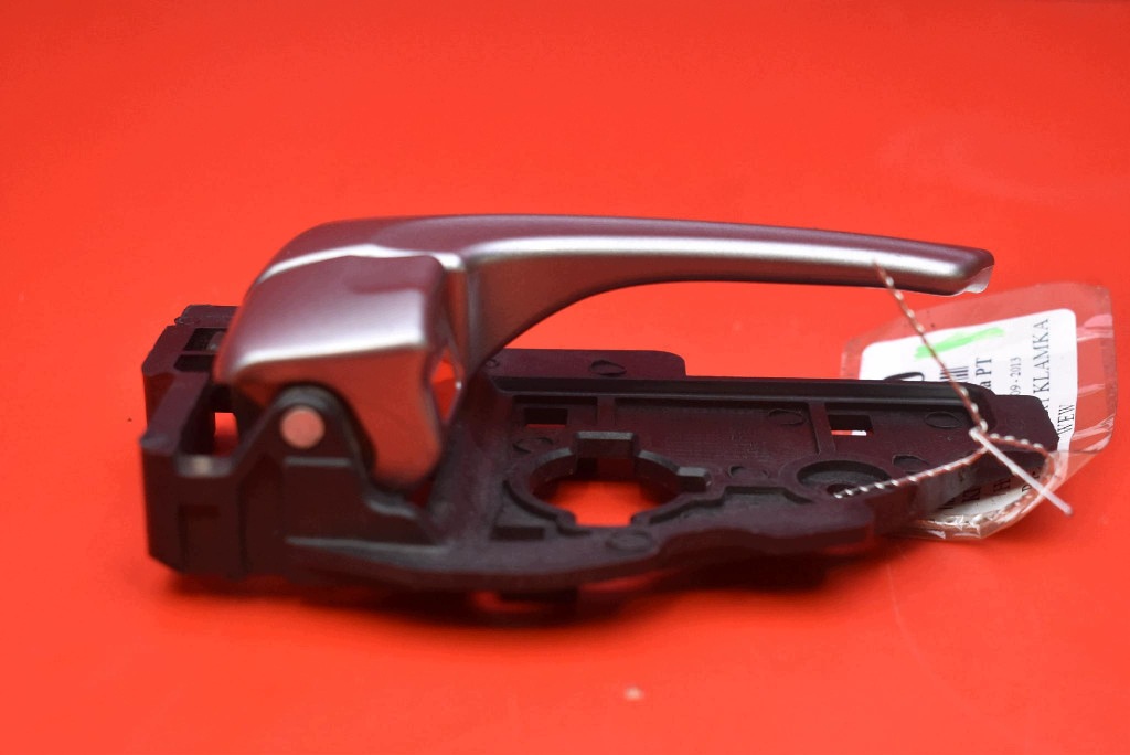 handle inner right rear part grey 82623-2S000 HYUNDAI IX35 1 and 09-13