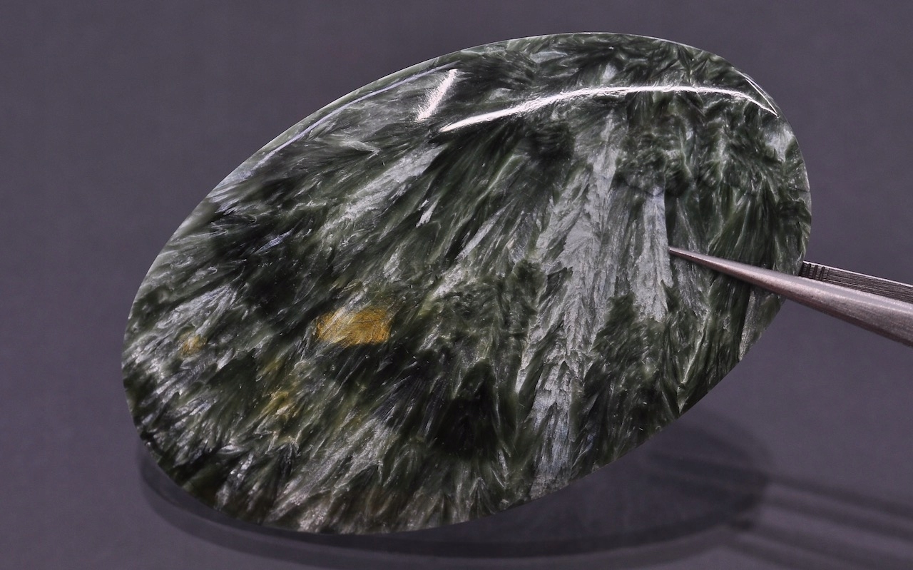 Serafinit deska konvexní ovál 66x40 mm