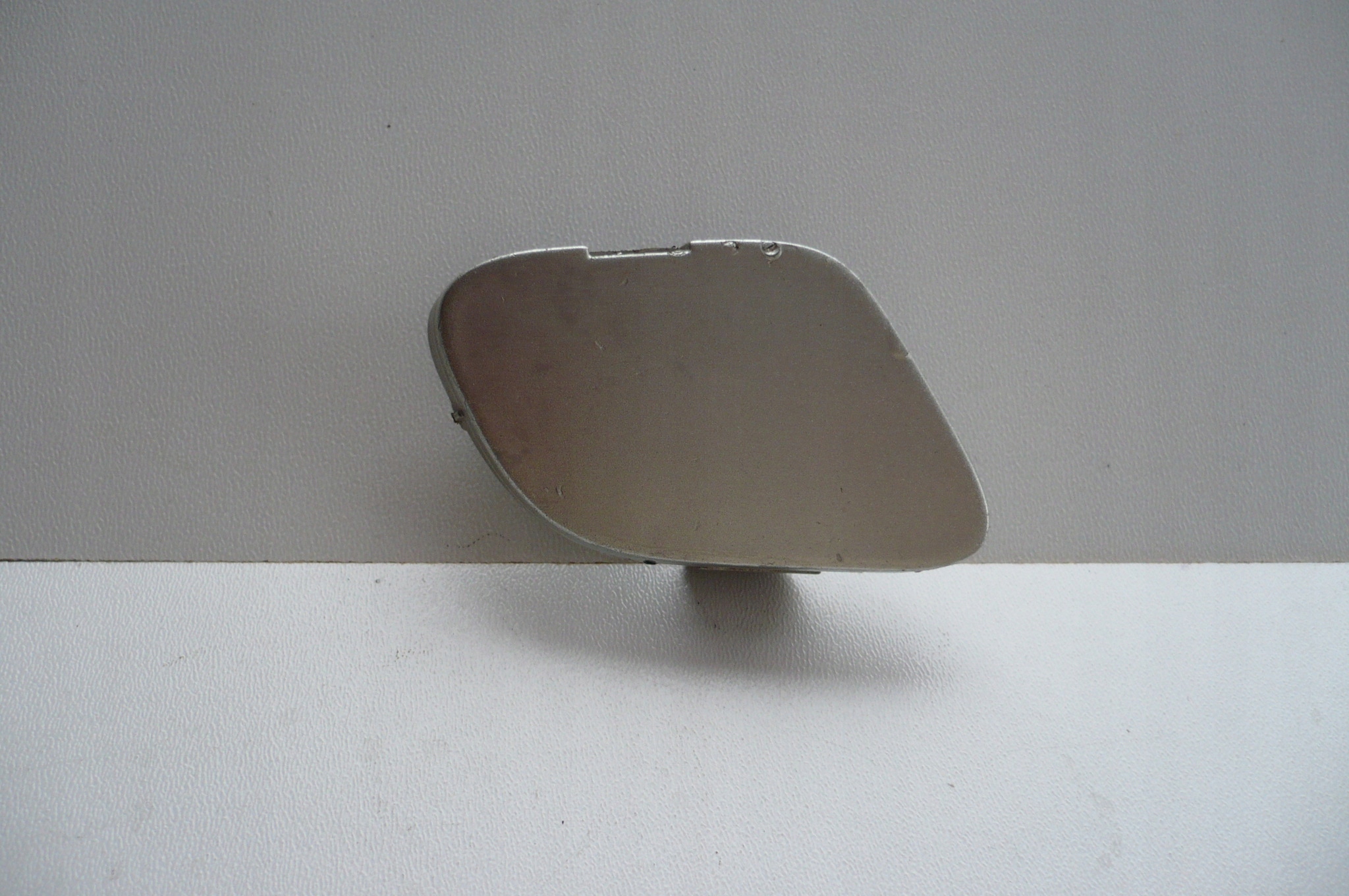 TOYOTA PREVIA II 00-03 towing hook cap bumper front right