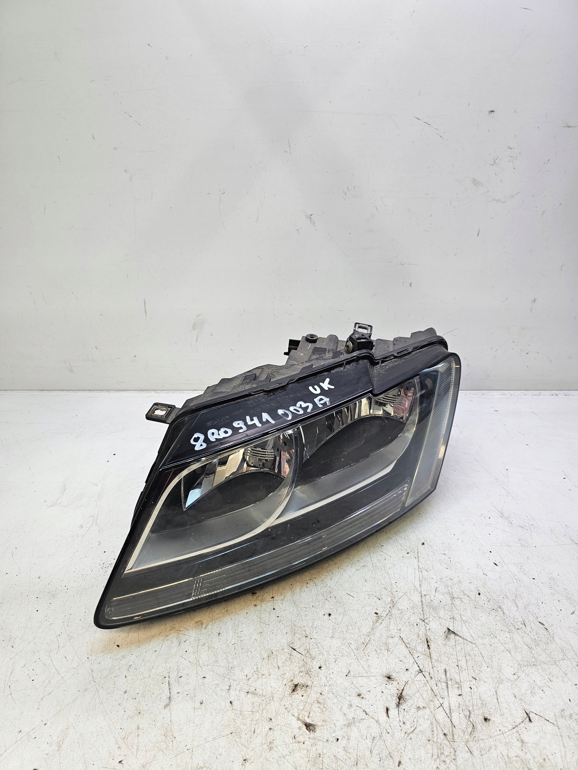REFLEKTOR levý předek AUDI Q5 8R 8R0941003A UK