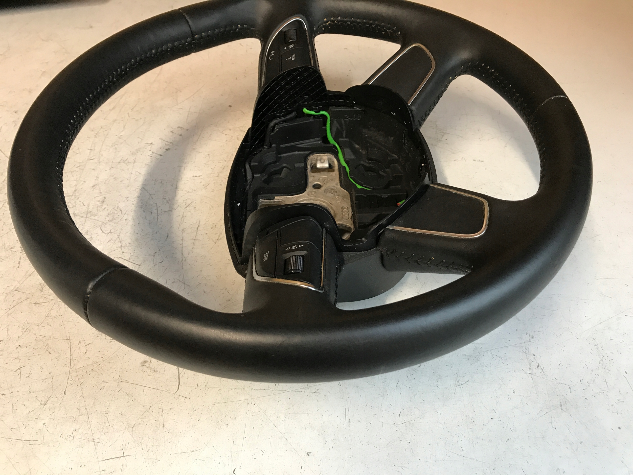 Volant Cuir, en cuir MULTIFUNKCJA A4 B8 LIFT