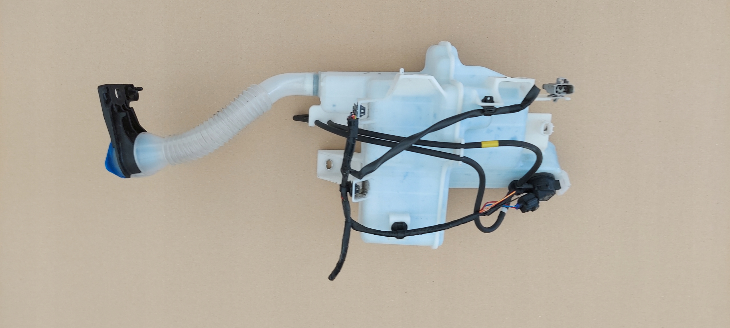 washer fluid tank MAZDA CX5 12-17 KD4567480