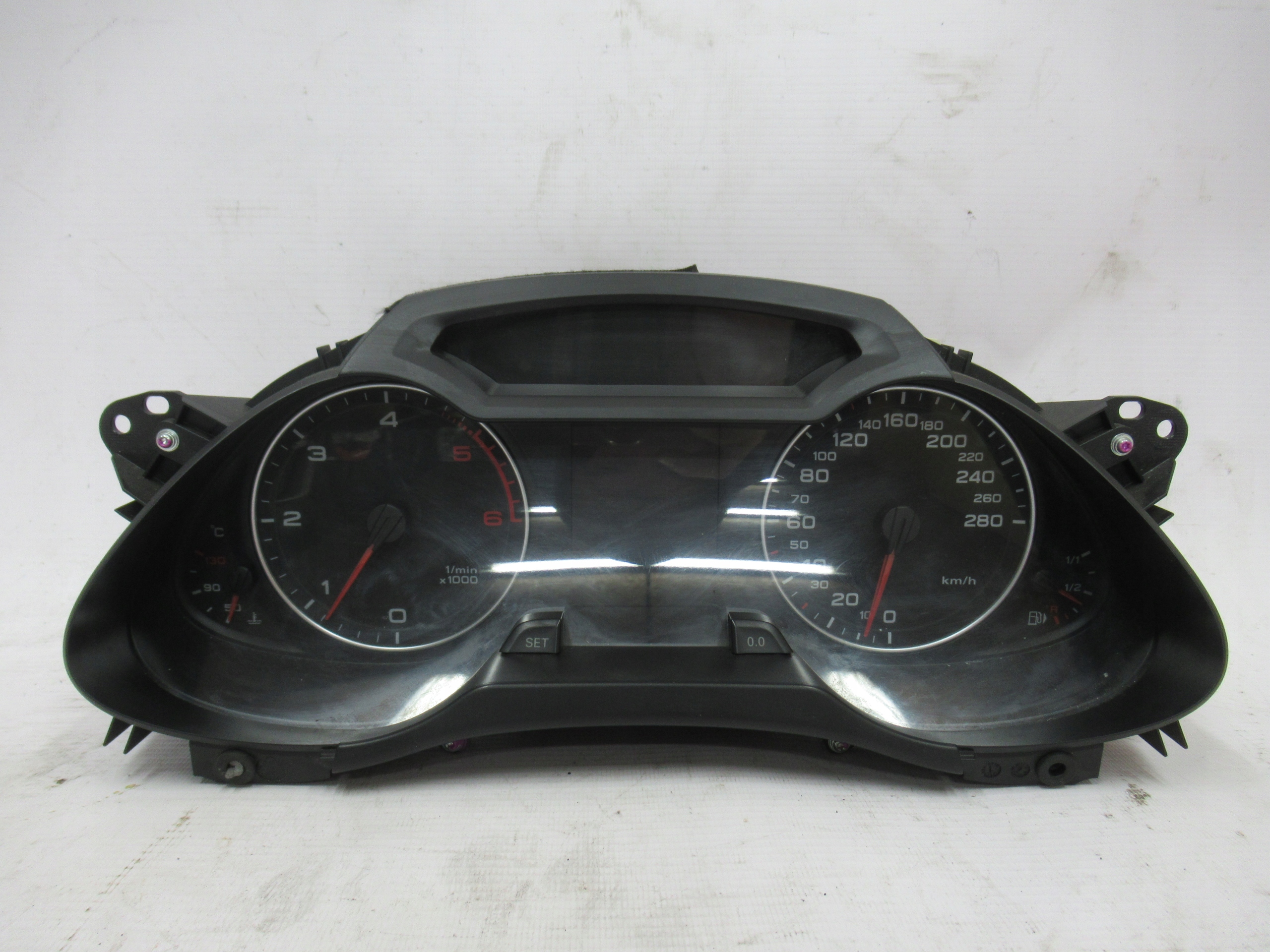 Одометр AUDI A4 B8 2.0 TDI 8K0920930C