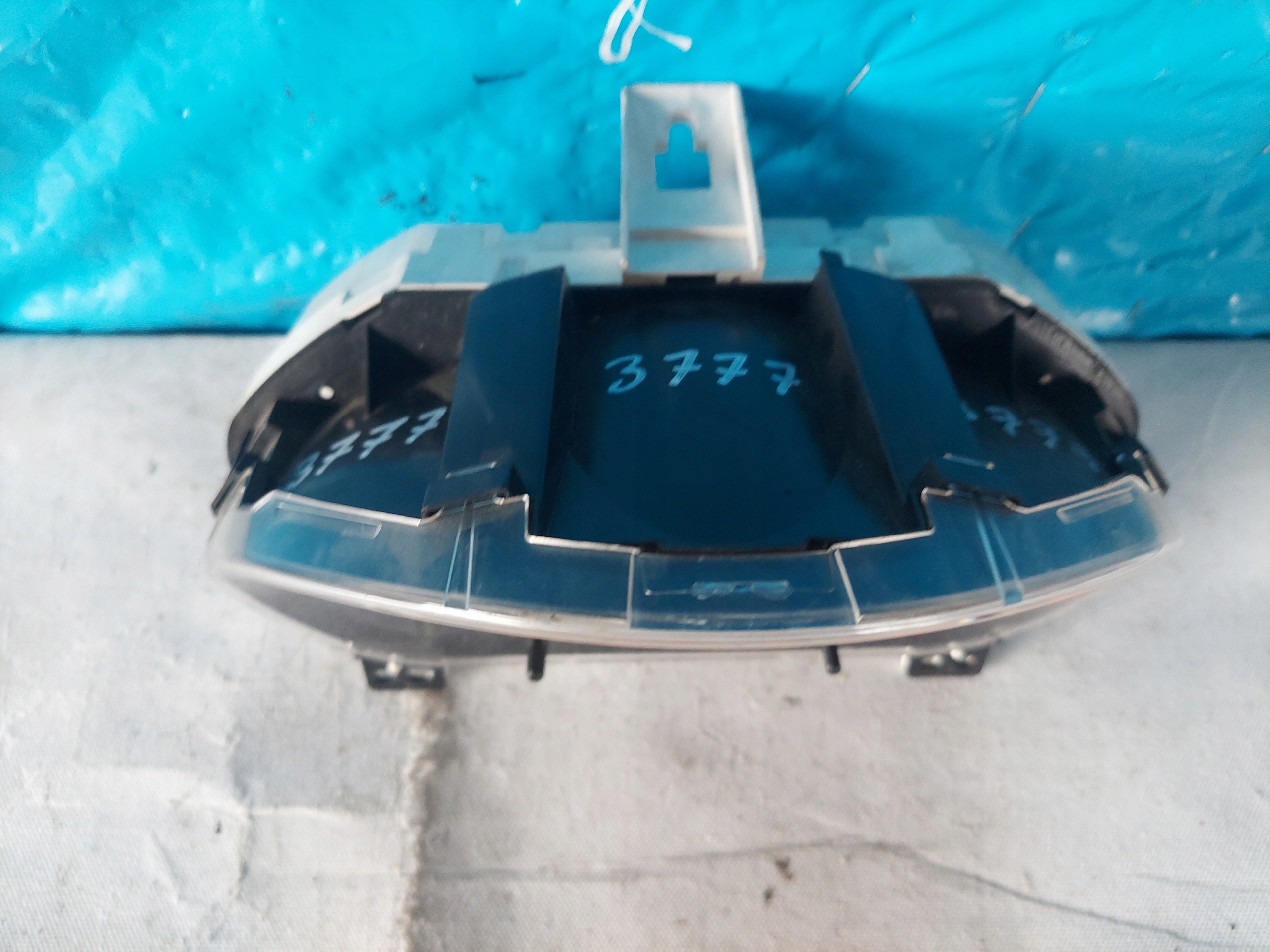 dials clock MAZDA 2 1.3 B DF73C
