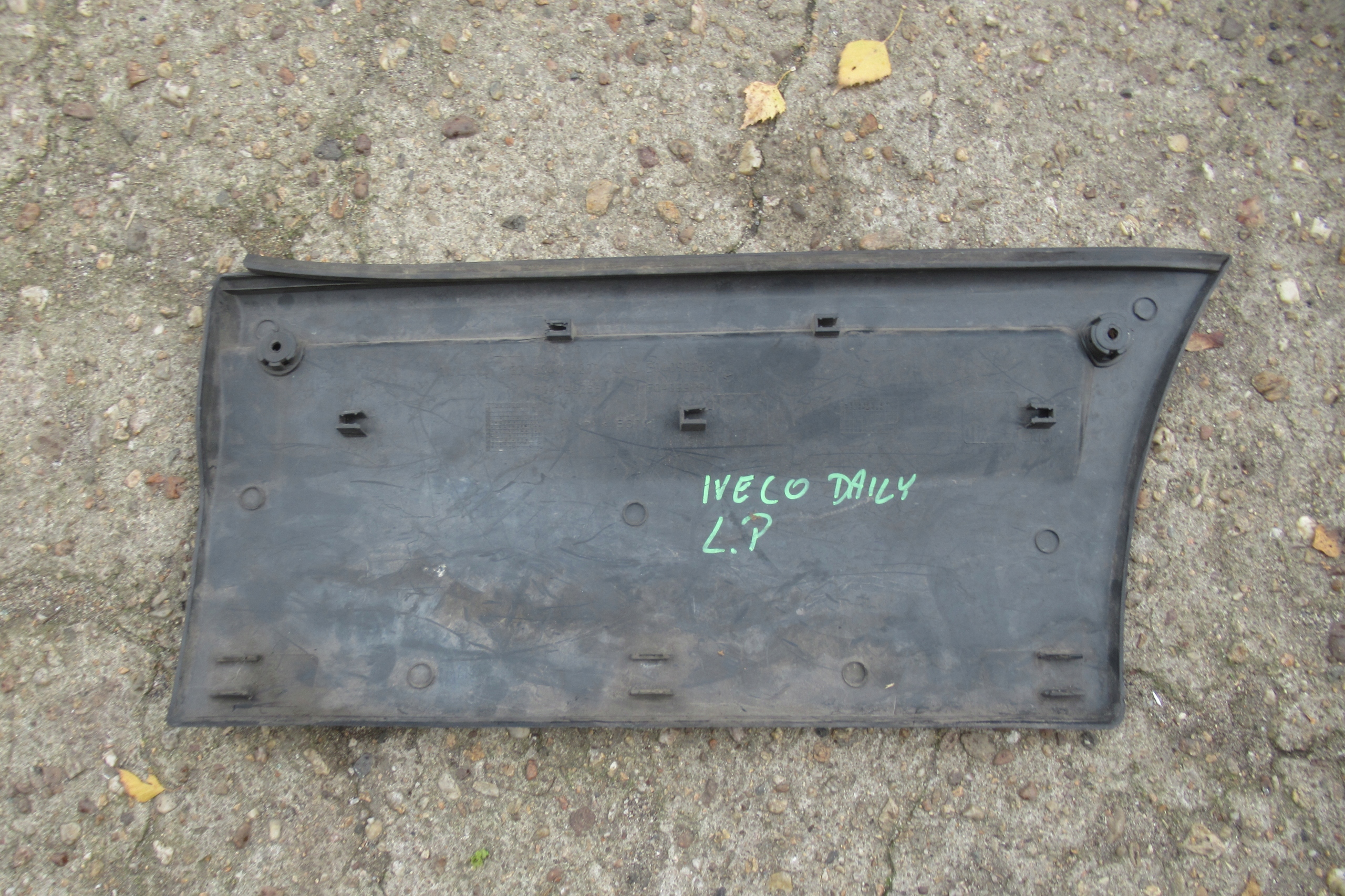 IVECO DAILY moulding door left front 504099766