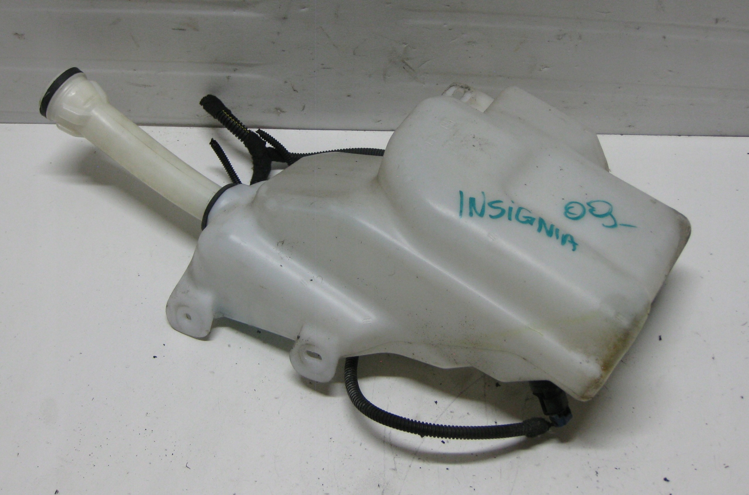 OPEL INSIGNIA A washer fluid tank POMPKI 13240935