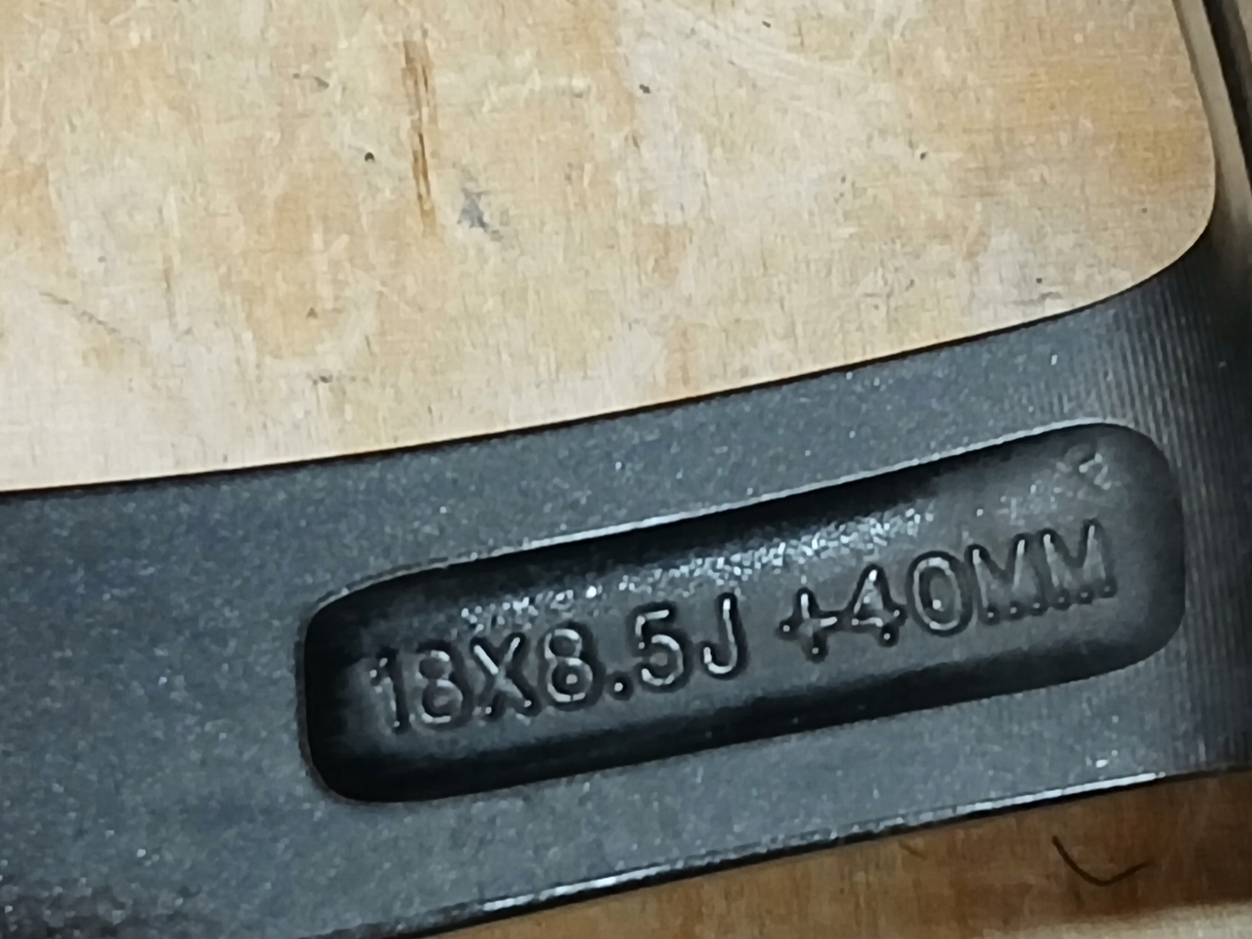 disk hliníkový TESLA 8,5J 5X114,3 18" ET40