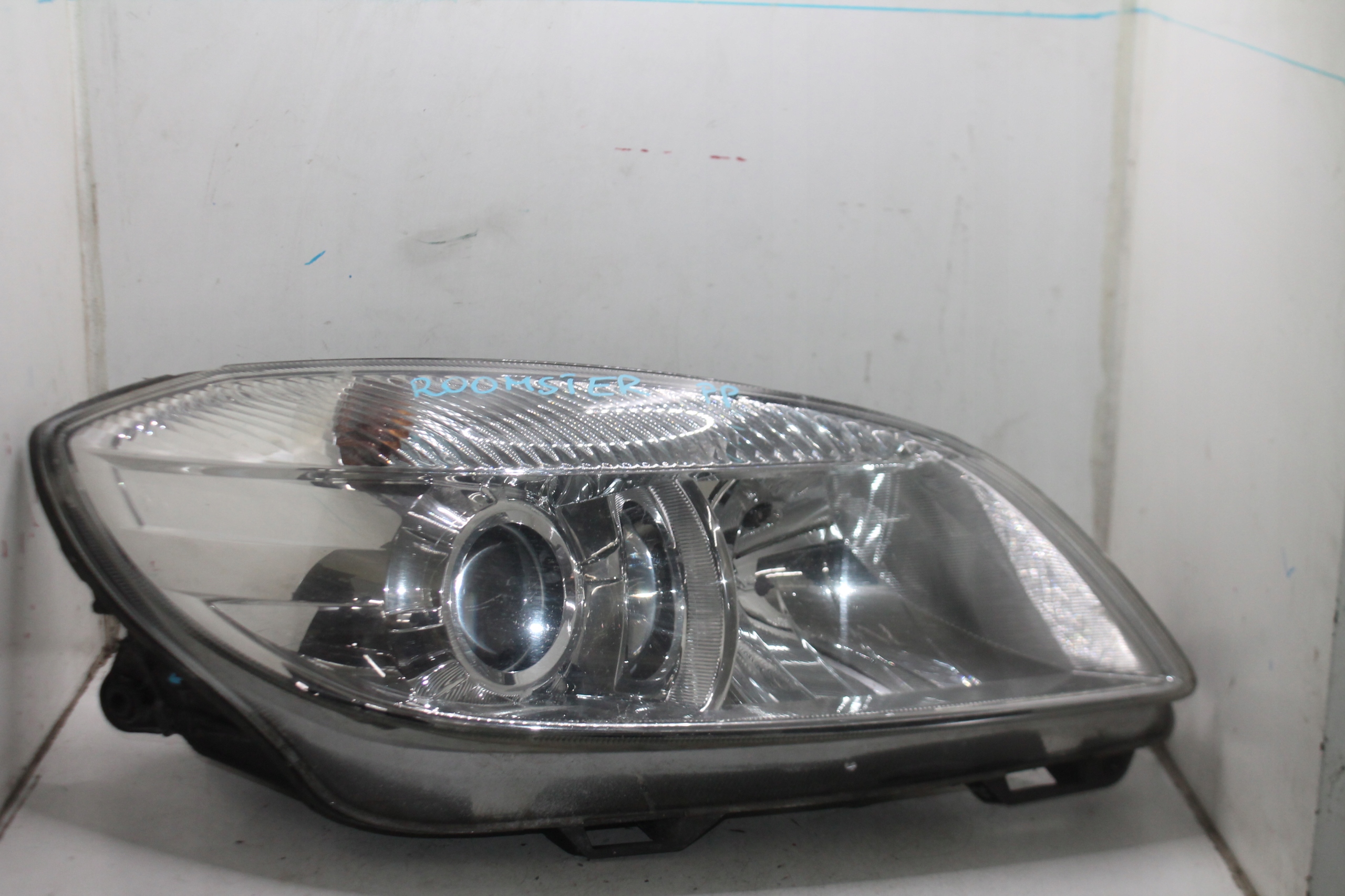 light right front front SKODA ROOMSTER 10-15 ANGLIK