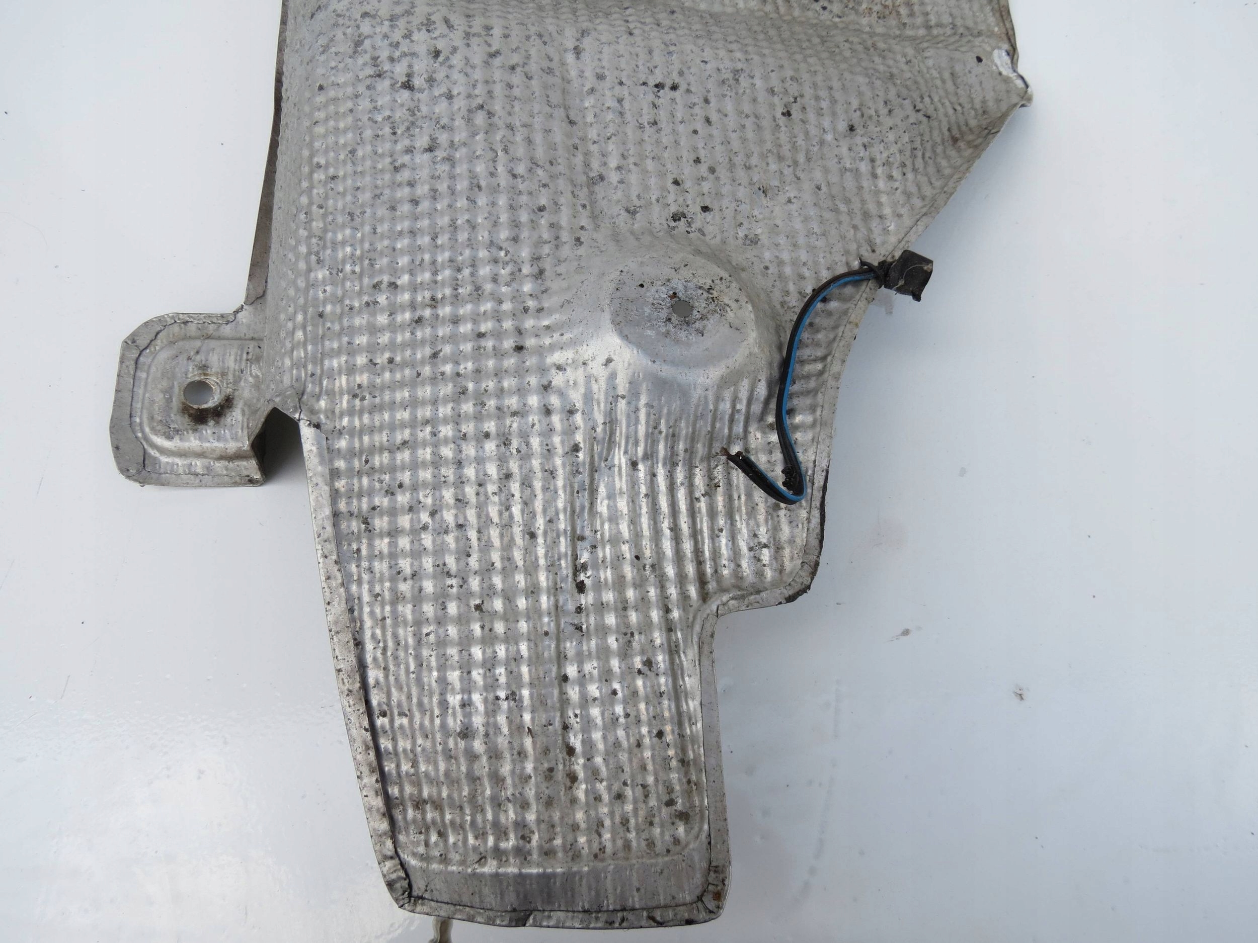 kryt TERMICZNA výfuku PORSCHE CAYENNE 7L0825681B