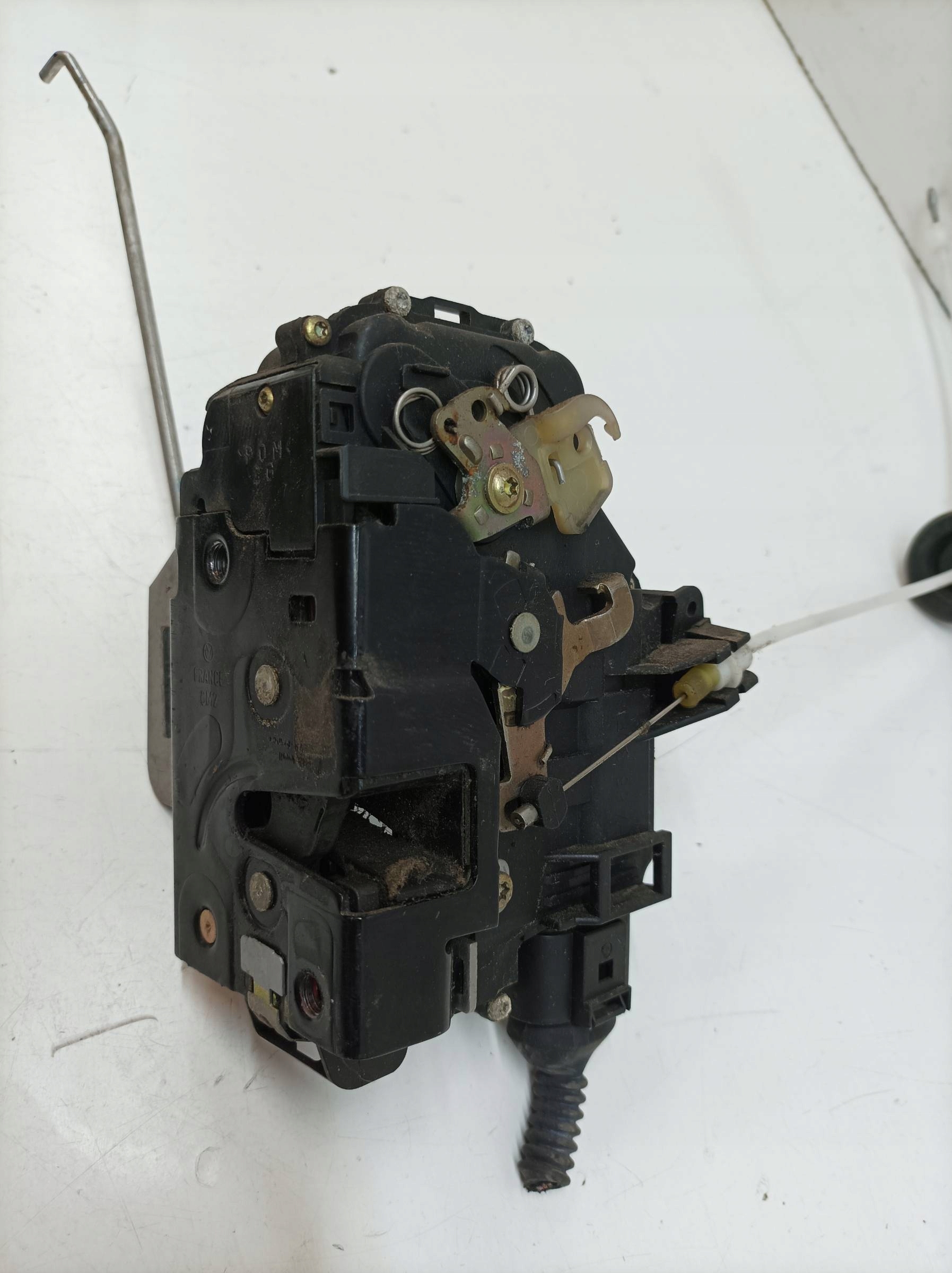 lock door left front 4B1837015G Audi A4 II (2000-2006) B6