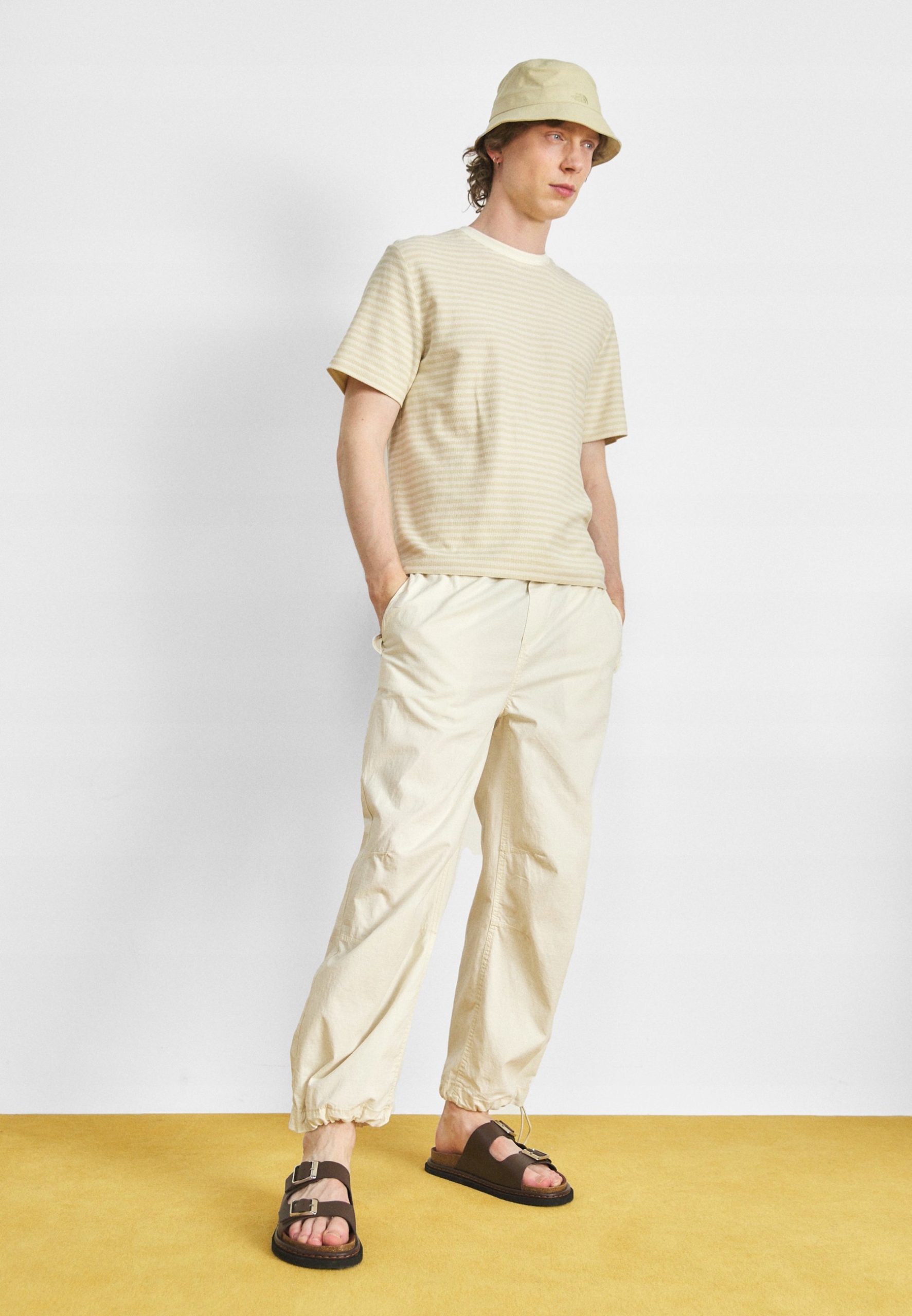 Kapsáče ecru lowlights S