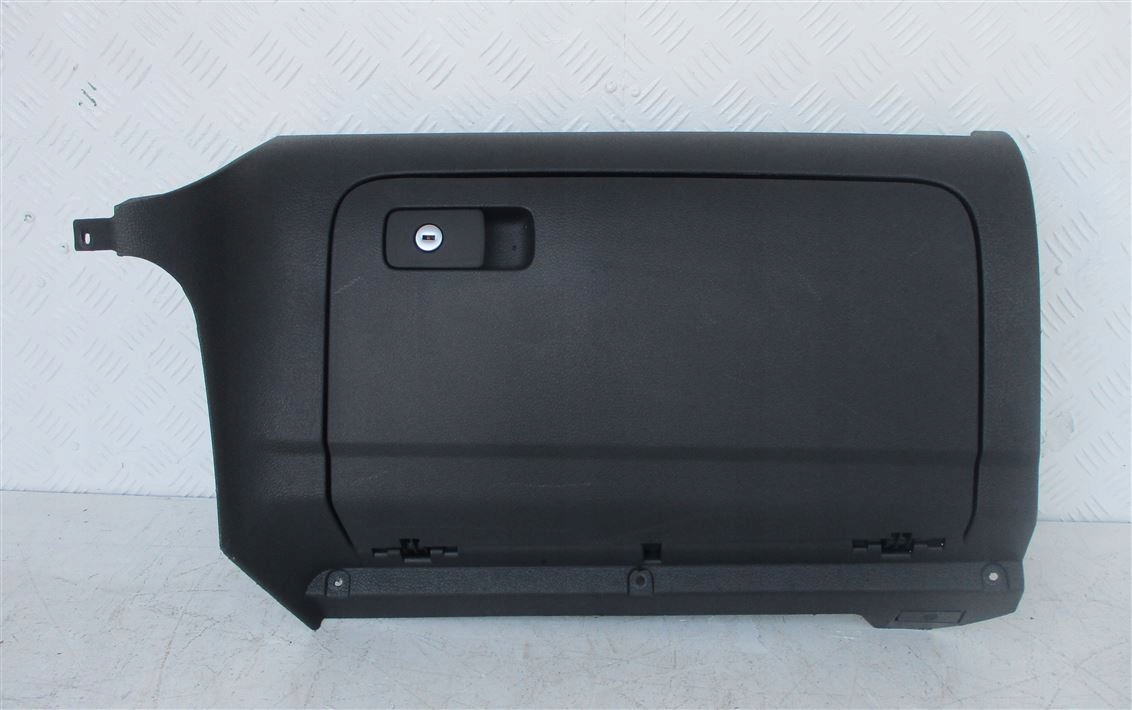 бардачок пассажира vw SCIROCCO 1K8858529F