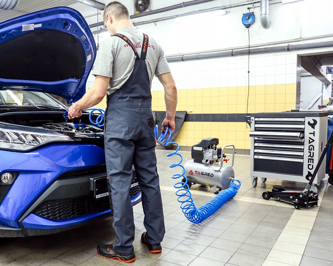 Olejový kompresor, vzduchový kompresor Tagred 24L 9 Bar 300L/min