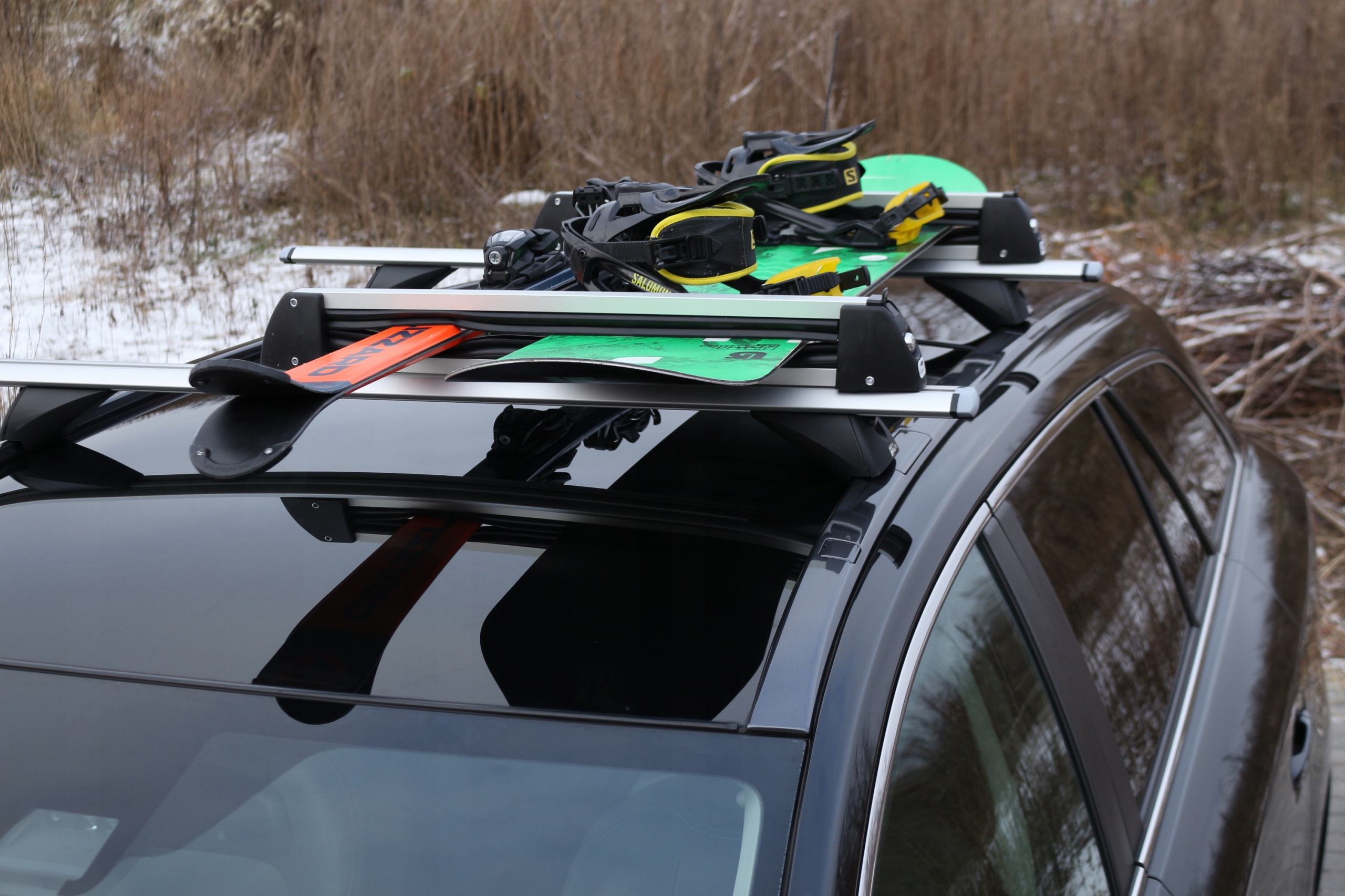 UCHWYT BAGAŻNIK NARCIARSKI NA 3 PARY NART 2 DESKI SNOWBOARDOWE AMOS SREBRNY Ładowność - deski snowboardowe 2