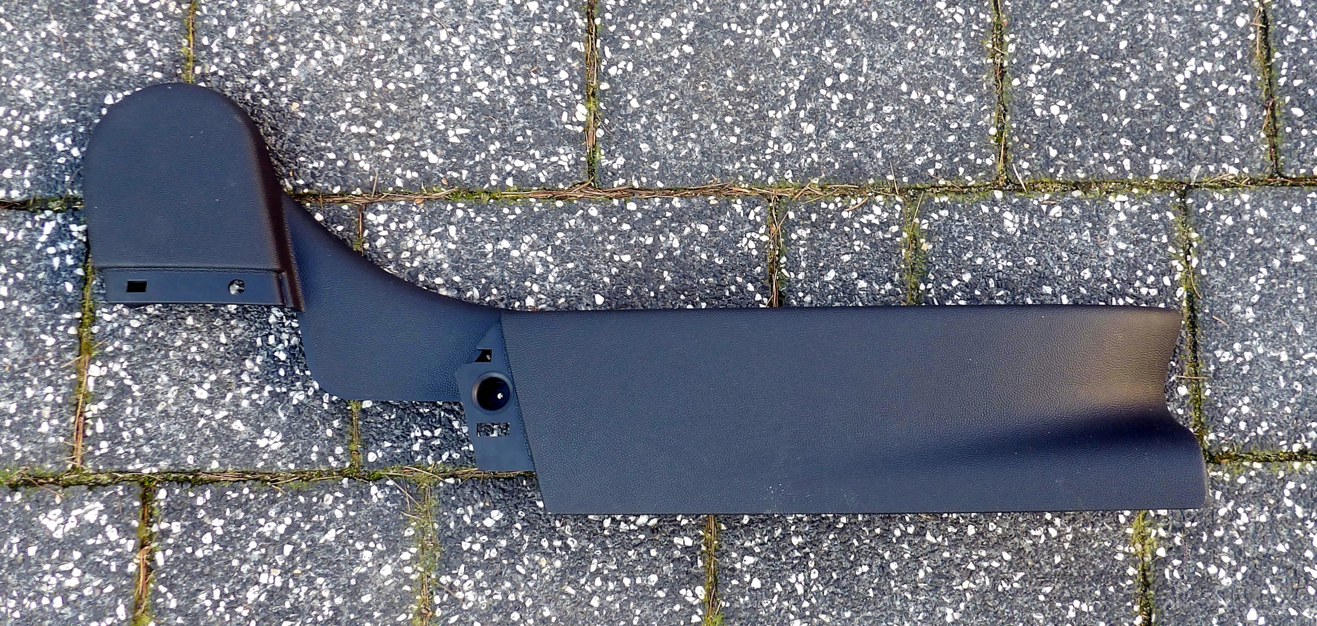 OPEL CORSA C OSŁONA ZAŚLEPKA FOTELA PRAWA (NOWA)