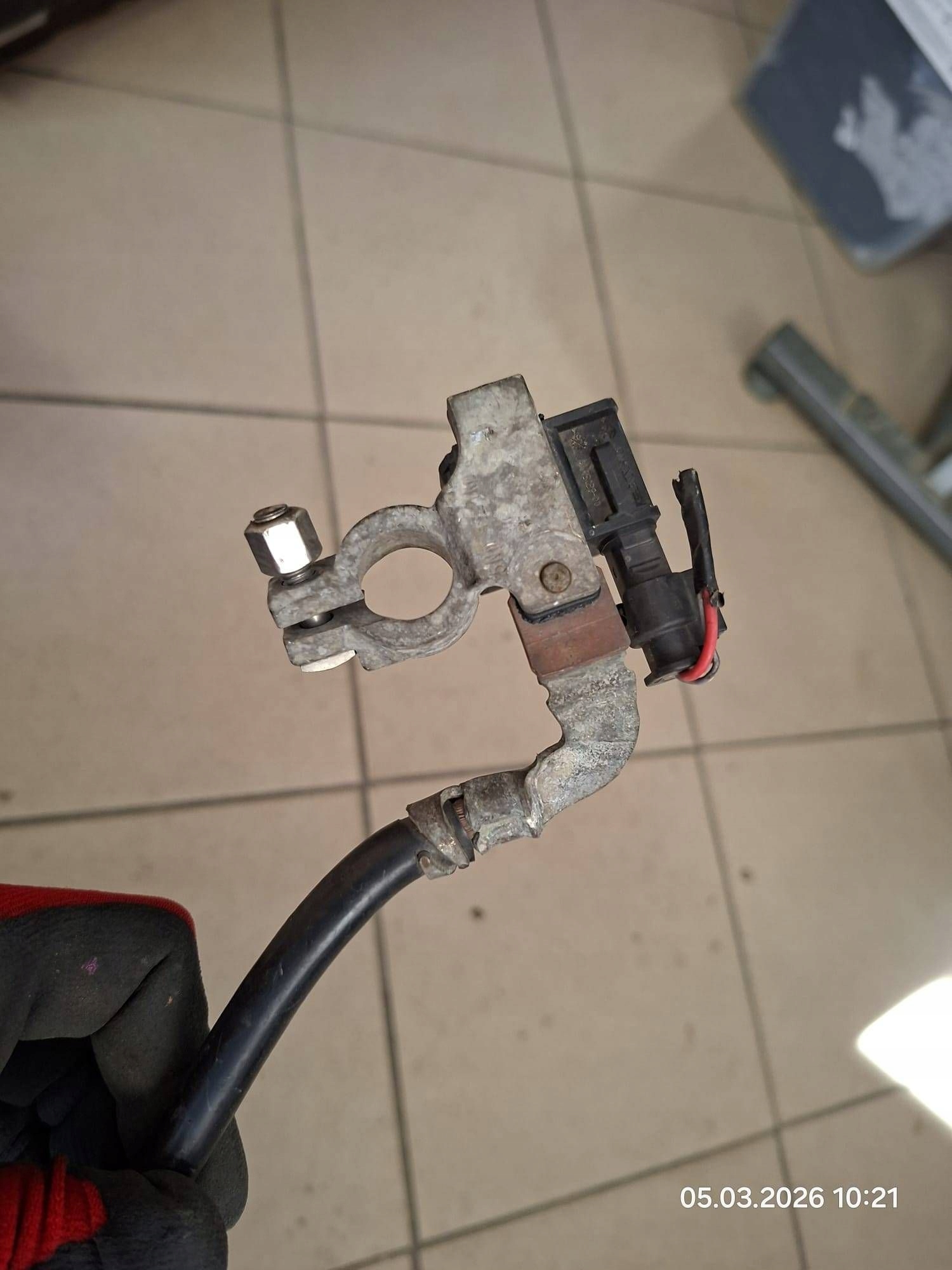 Borne cable pôle négatif BMW i3 9322902