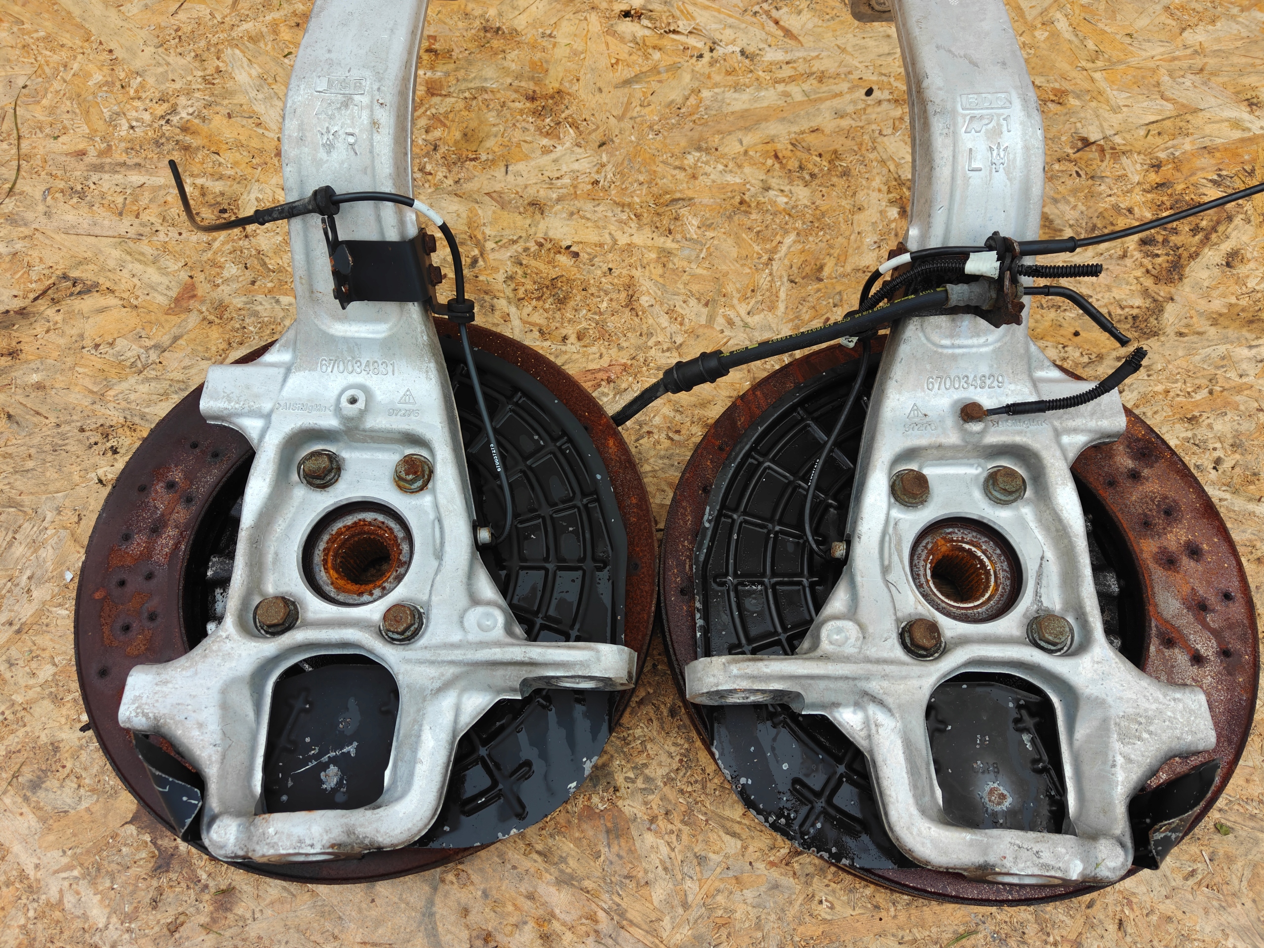 swing left front MASERATI LEVANTE M161 670034829