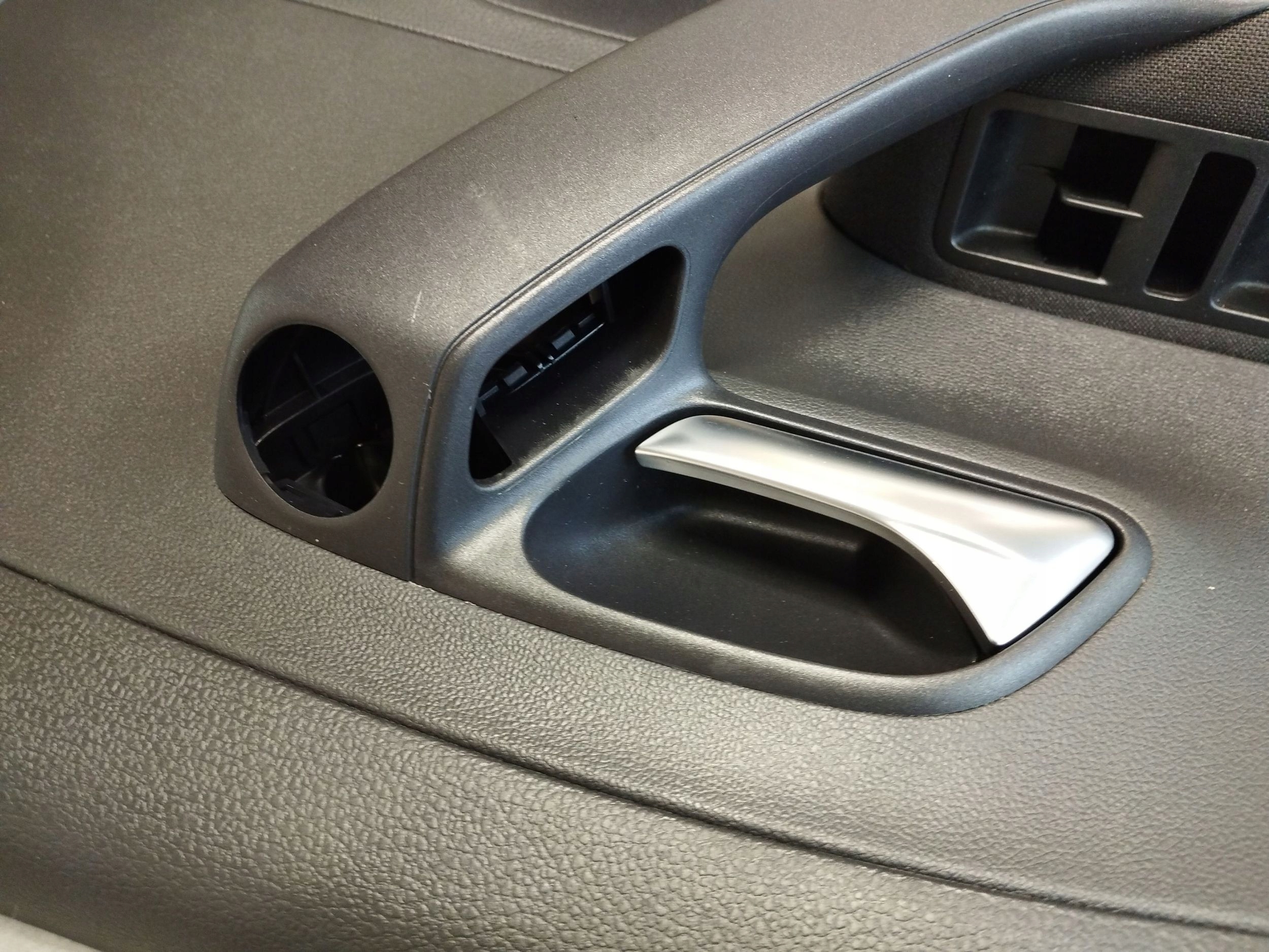 Volkswagen Polo V 6R side door left front 6R4867011