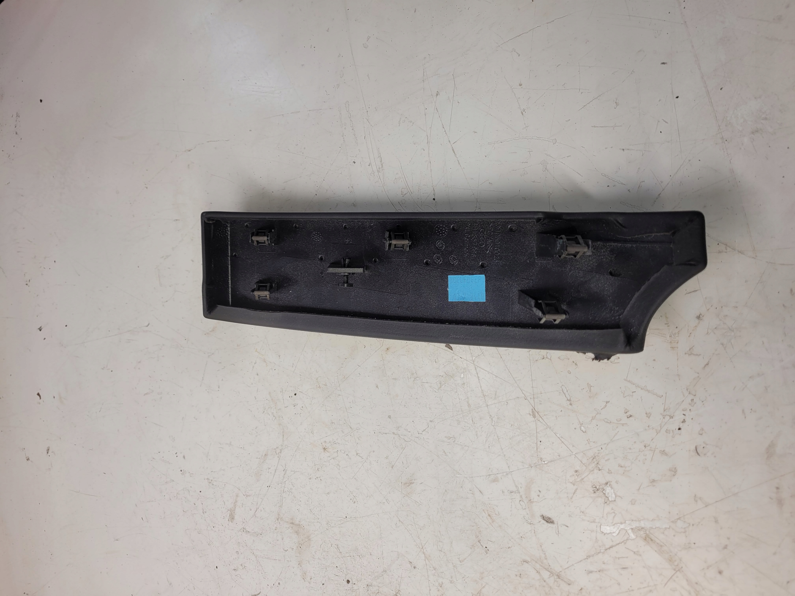 spoiler moulding passenger compartments AUDI A8 D4 4H1857996