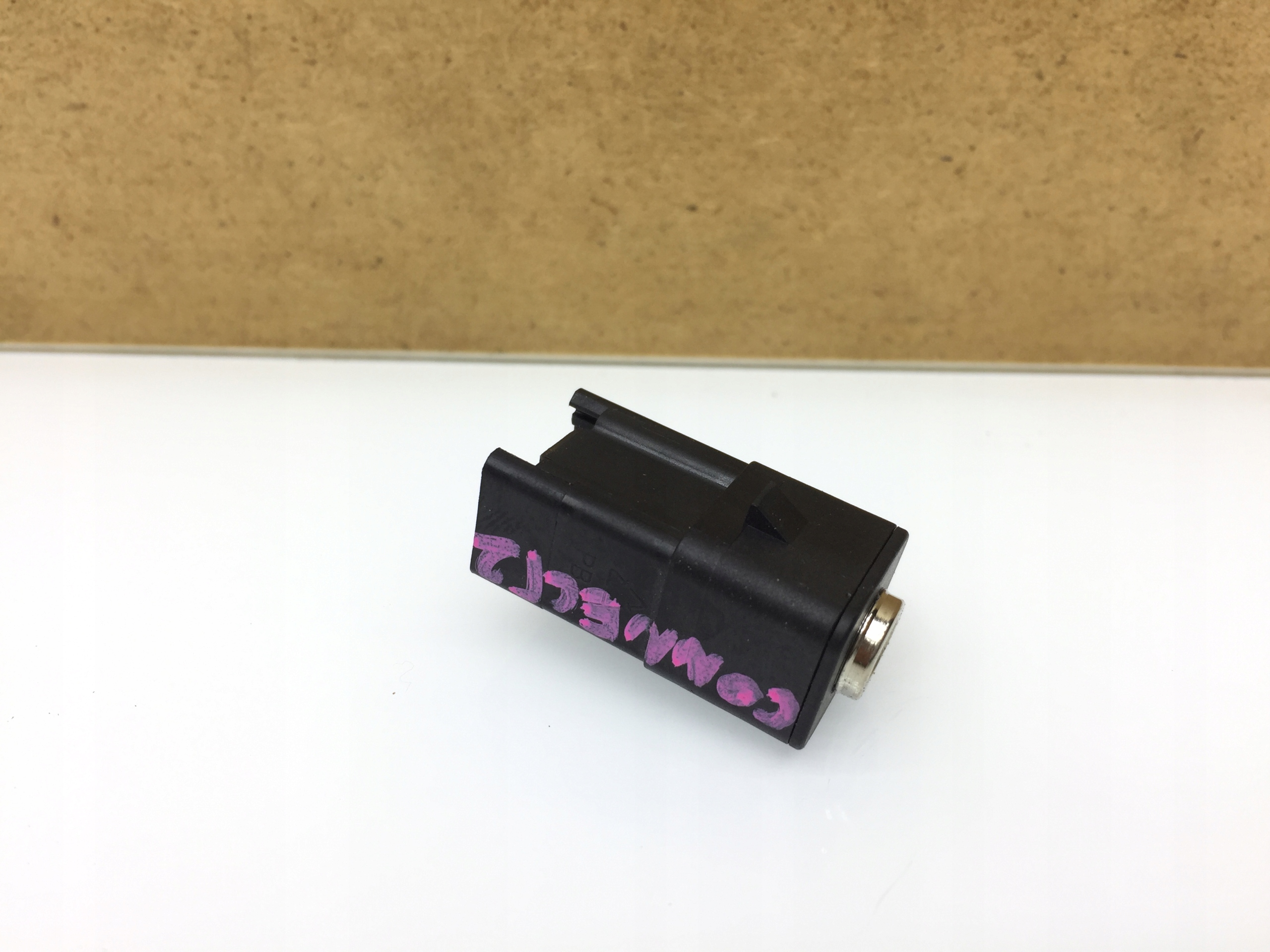 TRANSIT CONNECT MK2 II GNIAZDO AUX