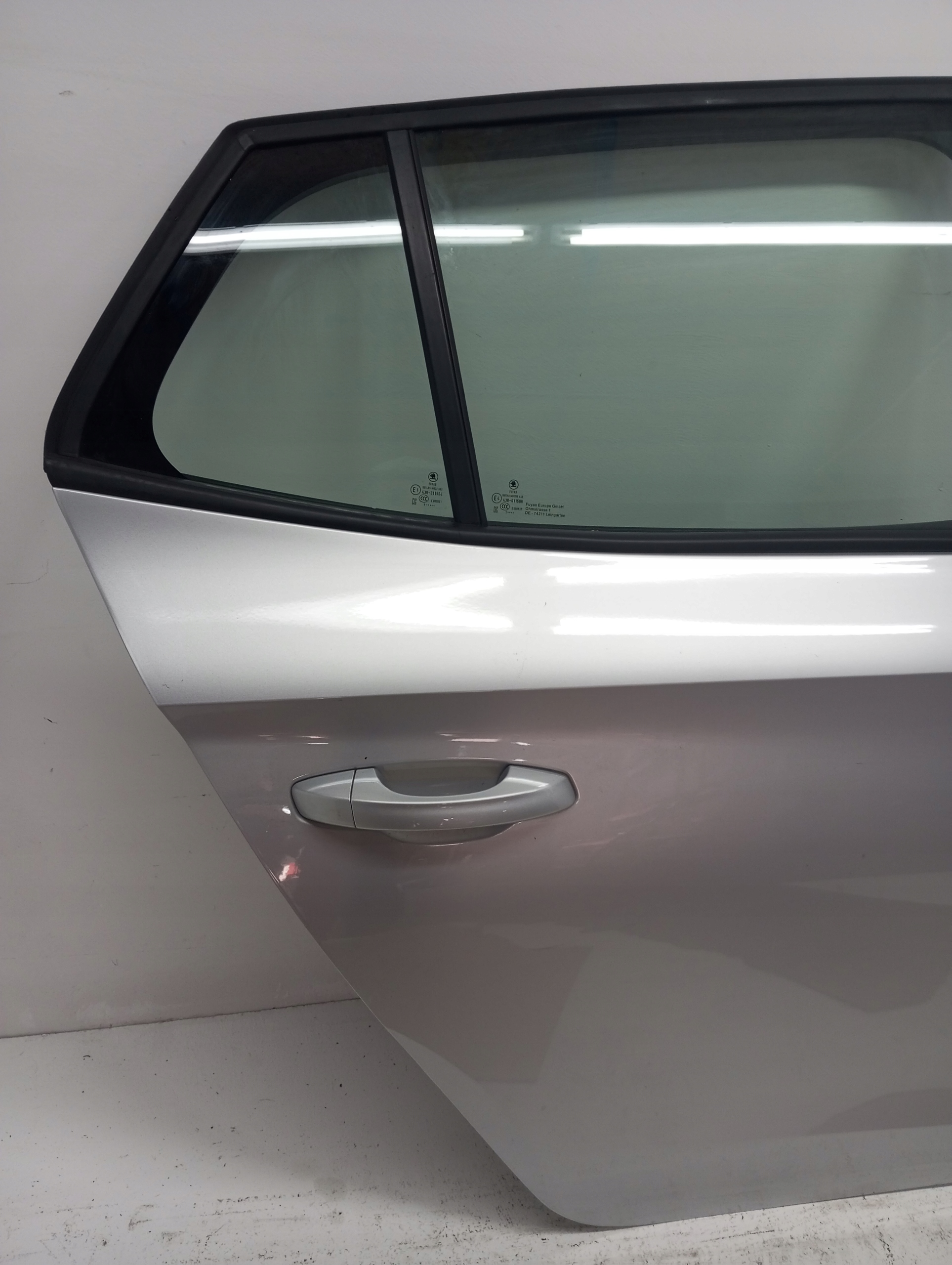 door right rear. SKODA FABIA IV 6V0 HB