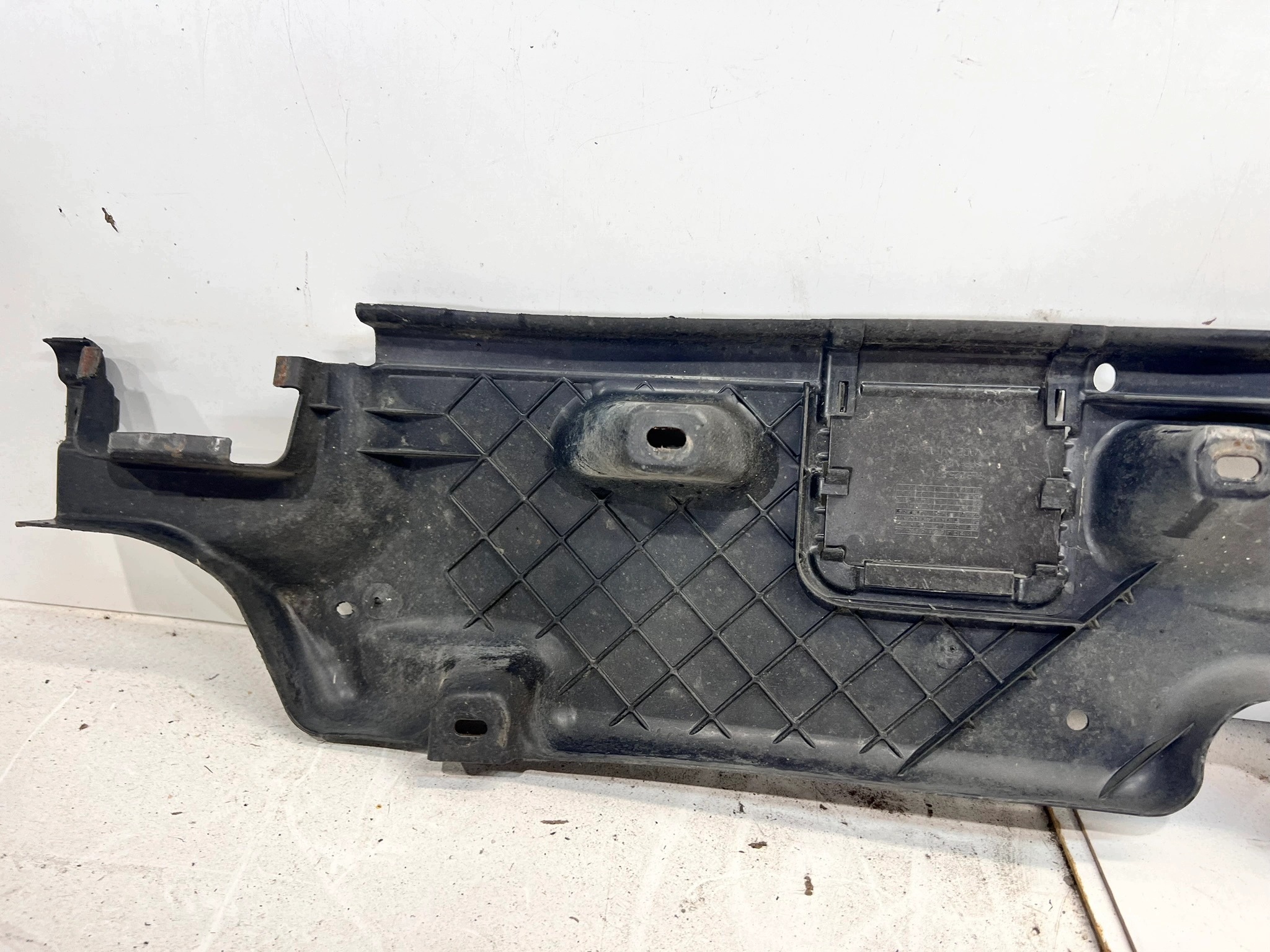 cover chassis left DUZA AUDI Q7 4L 7L8825211E 141/26