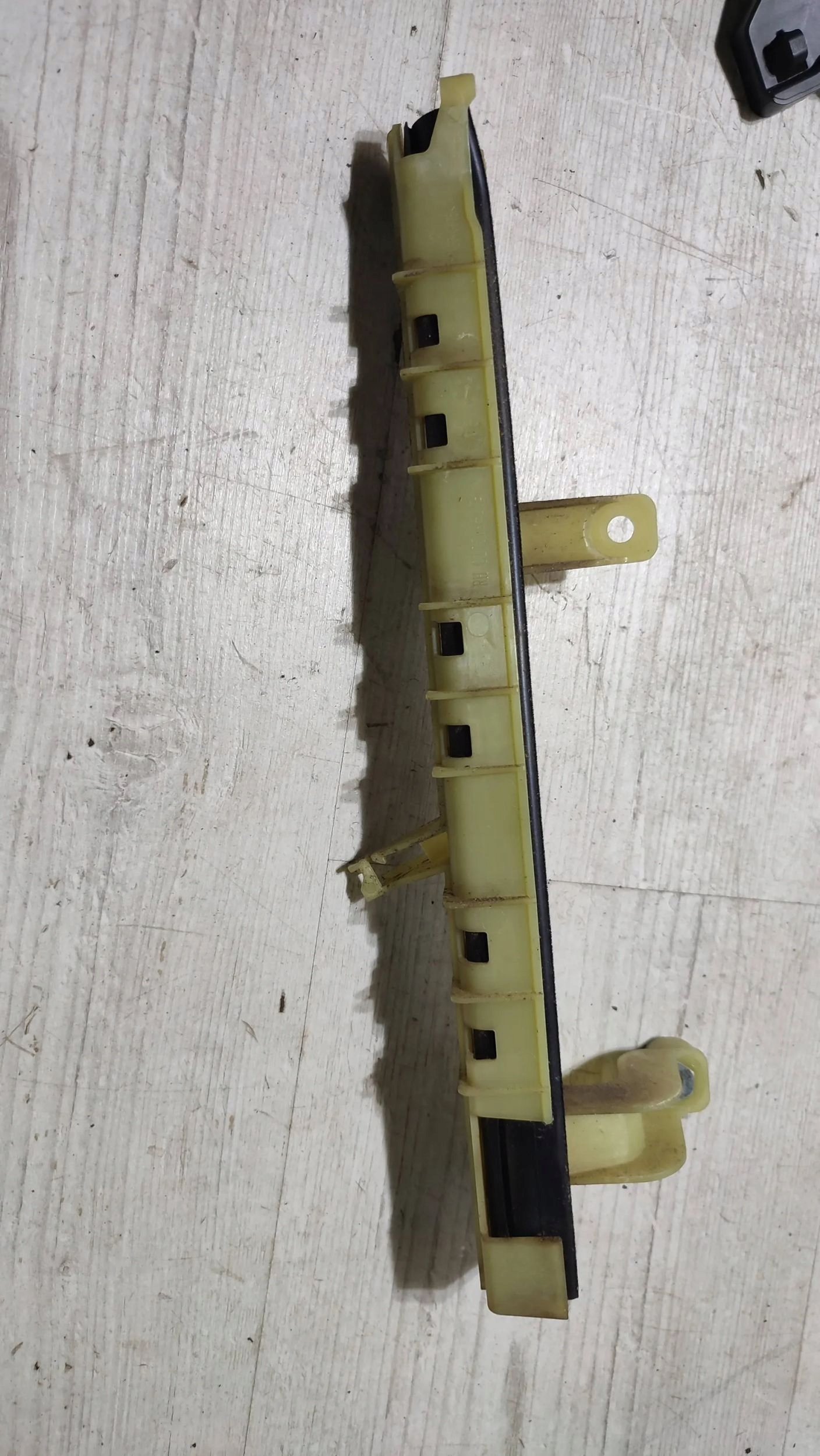 Jeep Cherokee 2015 rear part side right prowadnica right rear part