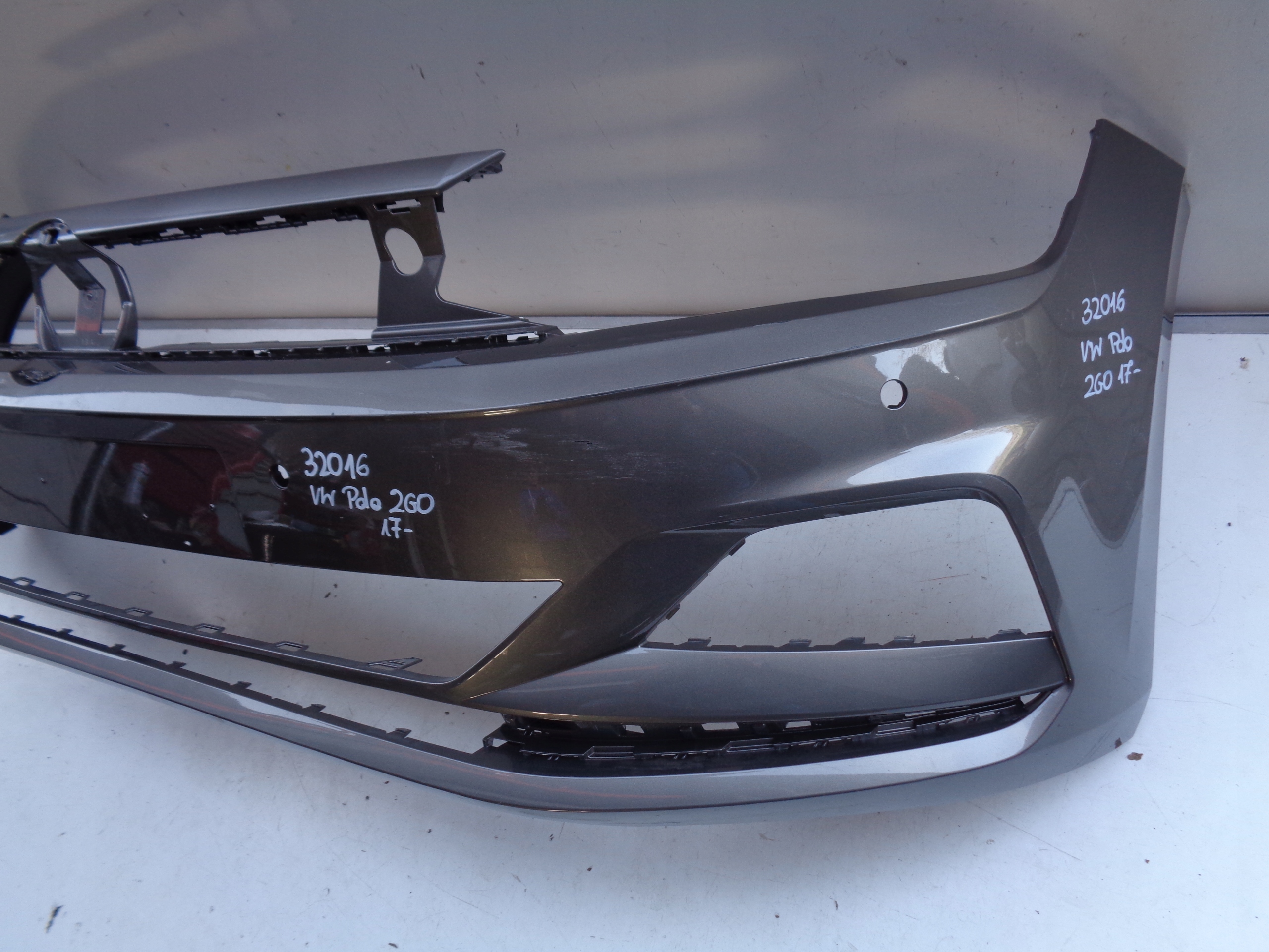 Frontstoßstange VW POLO 2G 2G0 17- NR 32016