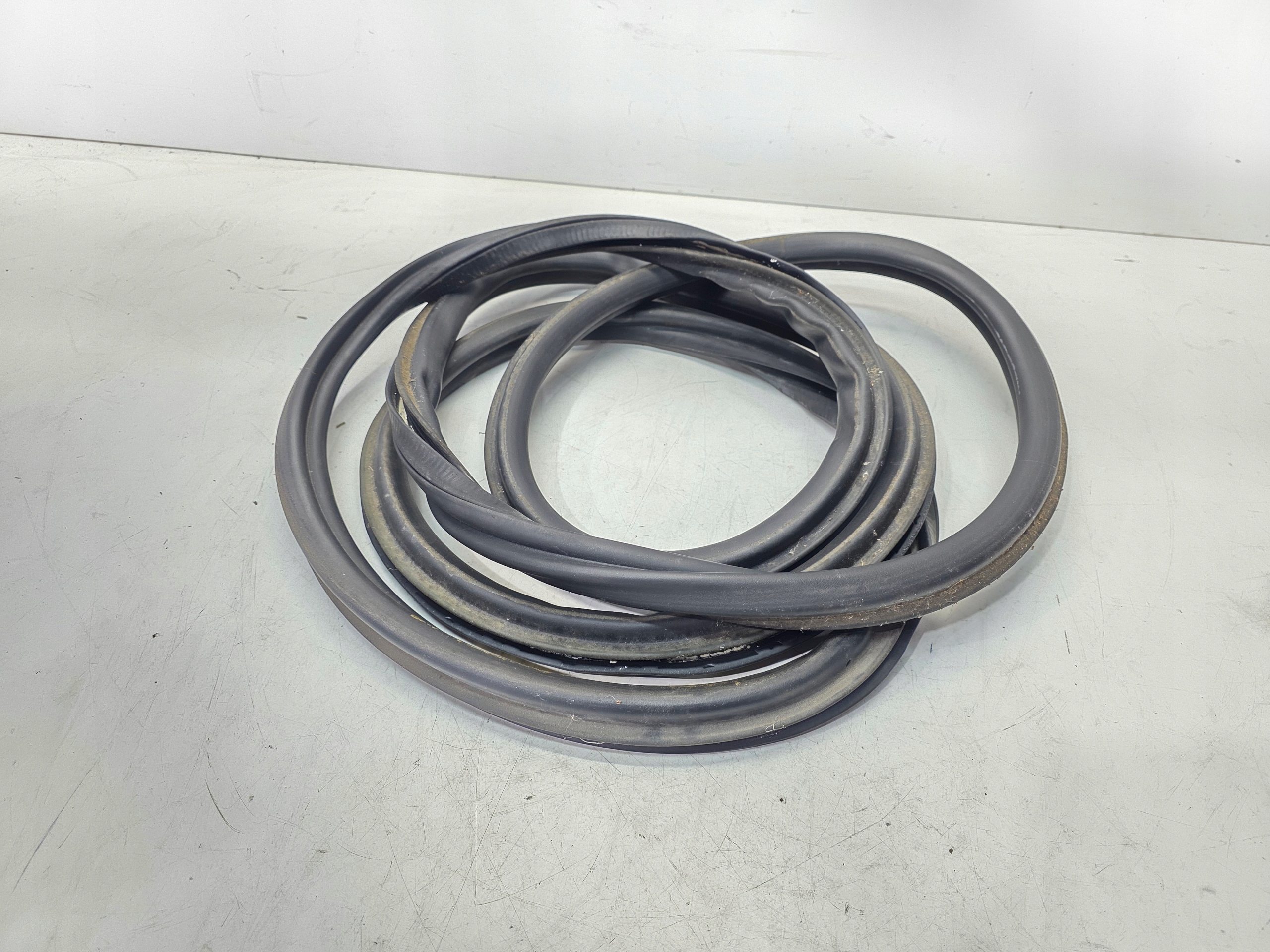 gasket bonnet boot AUDI TT 8J COUPE 8J8827705