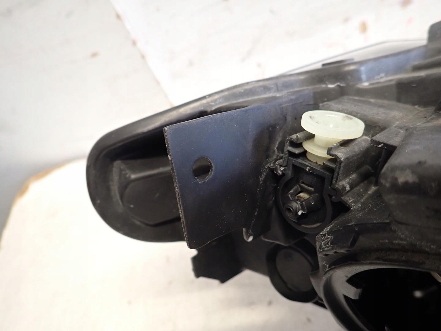 light front front left BMW 3 F30 F31 2011- BI-XENON SKR 7259527
